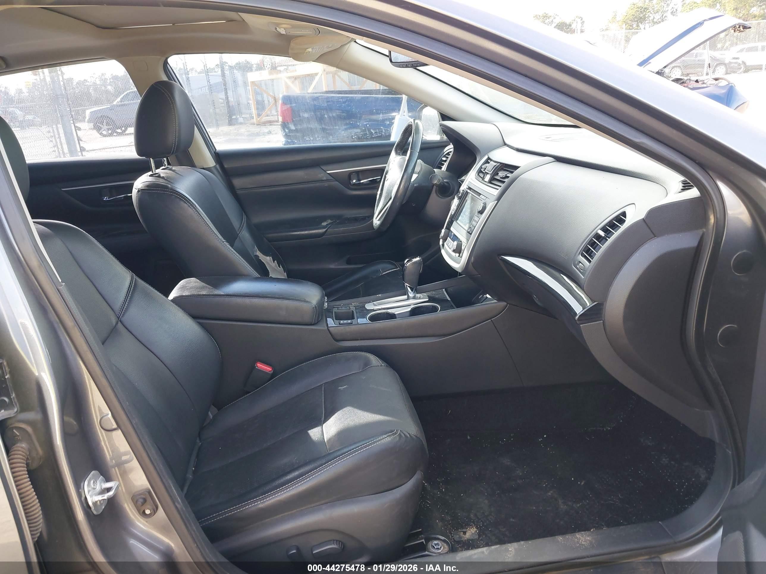 NISSAN ALTIMA image 5