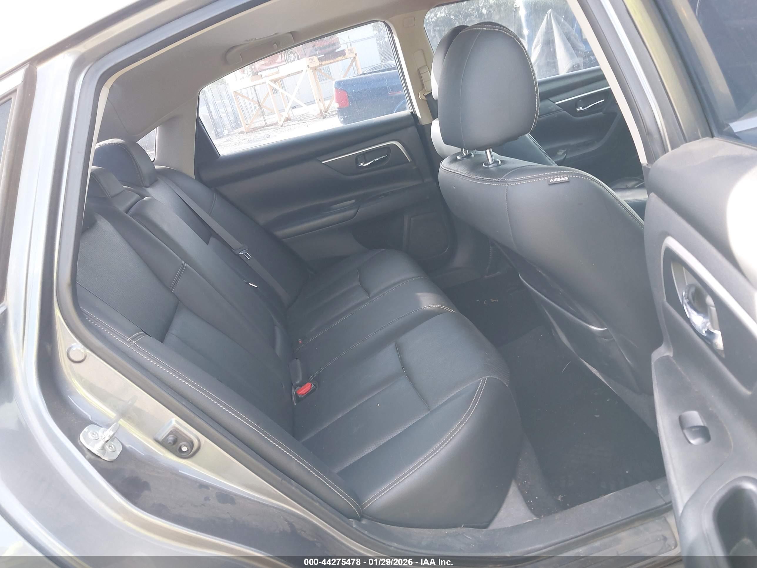 NISSAN ALTIMA image 8