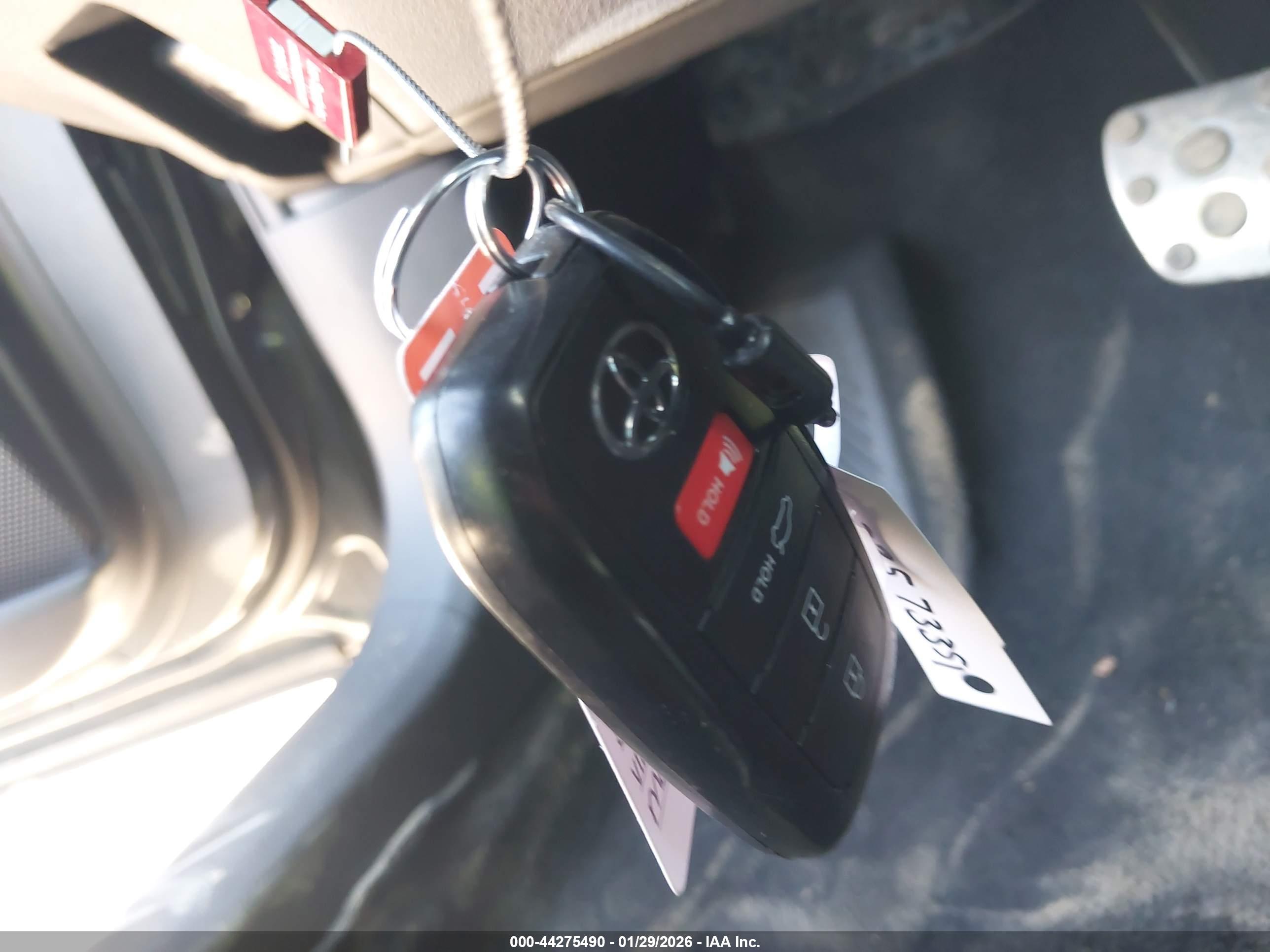 TOYOTA CAMRY image 11