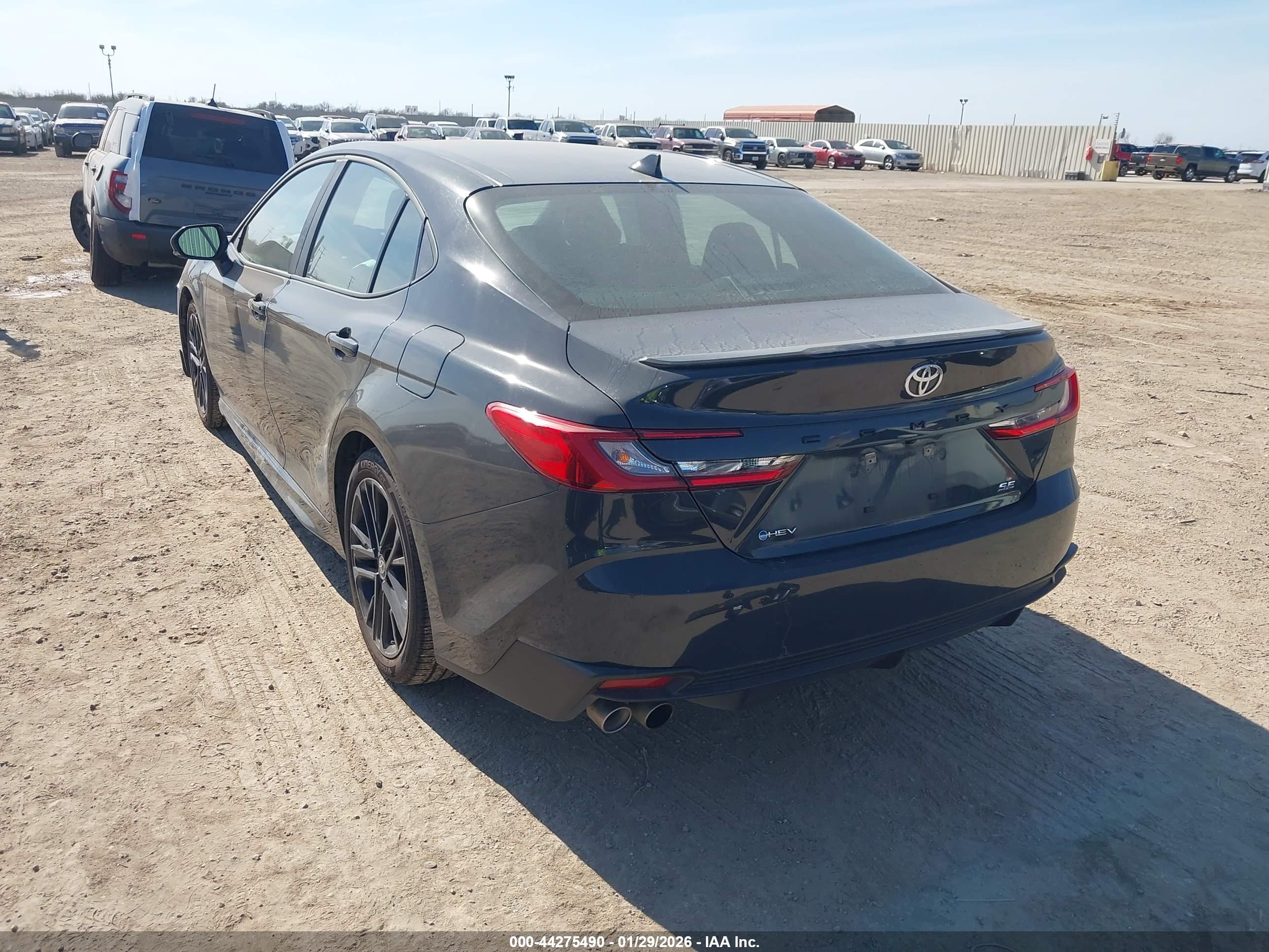 TOYOTA CAMRY image 3