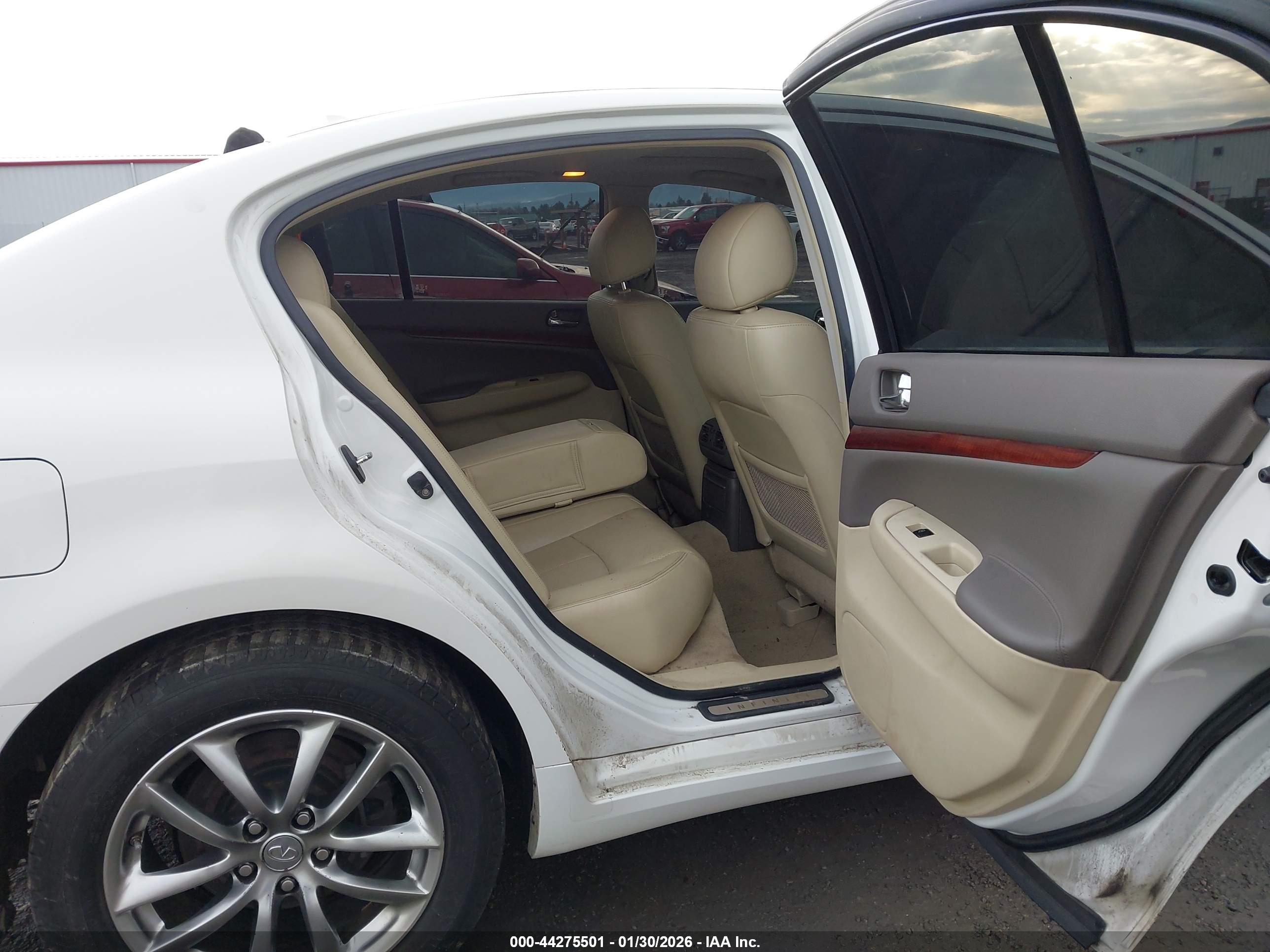 INFINITI G37X image 8