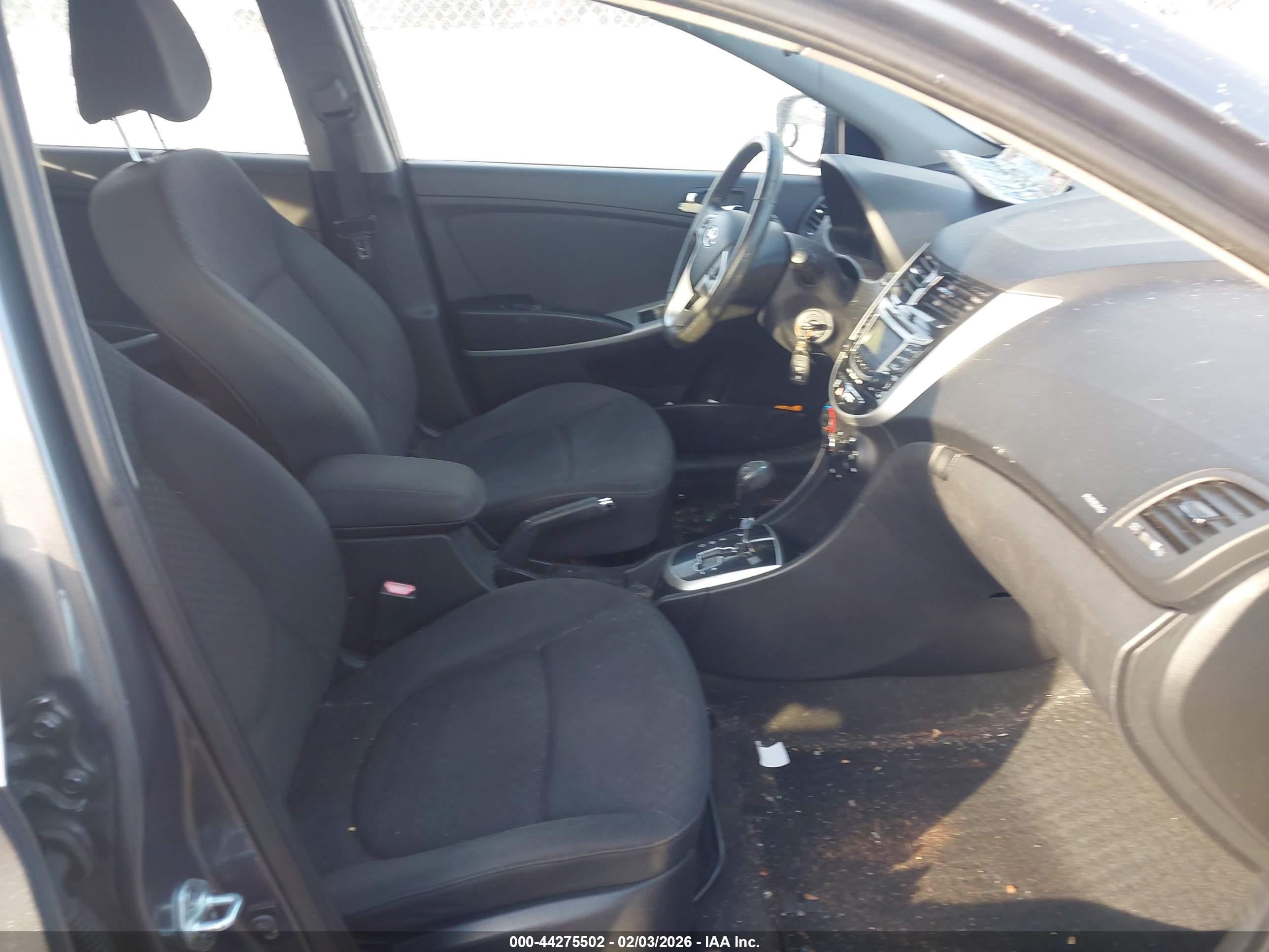 HYUNDAI ACCENT image 5