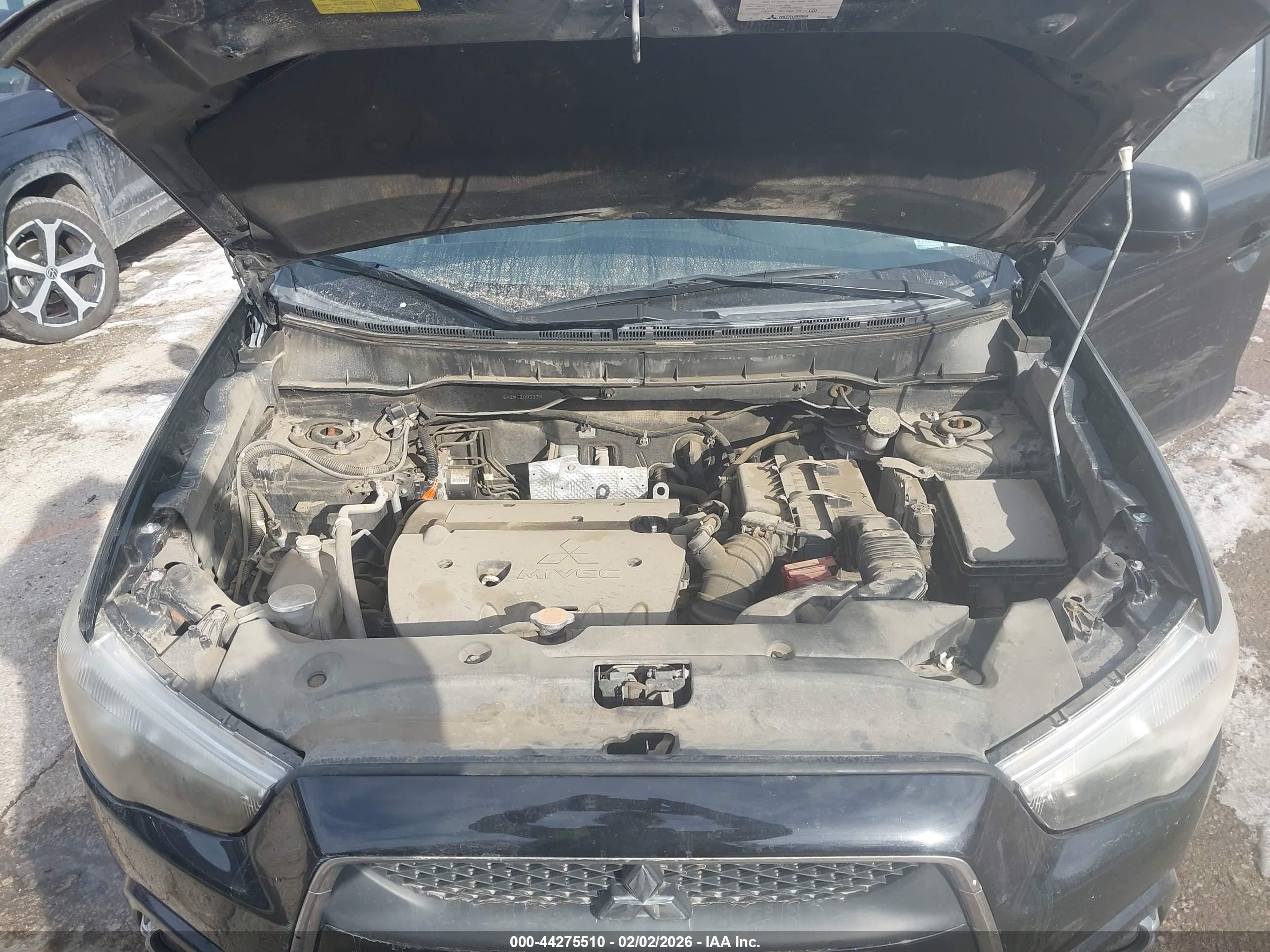 MITSUBISHI OUTLANDER image 10