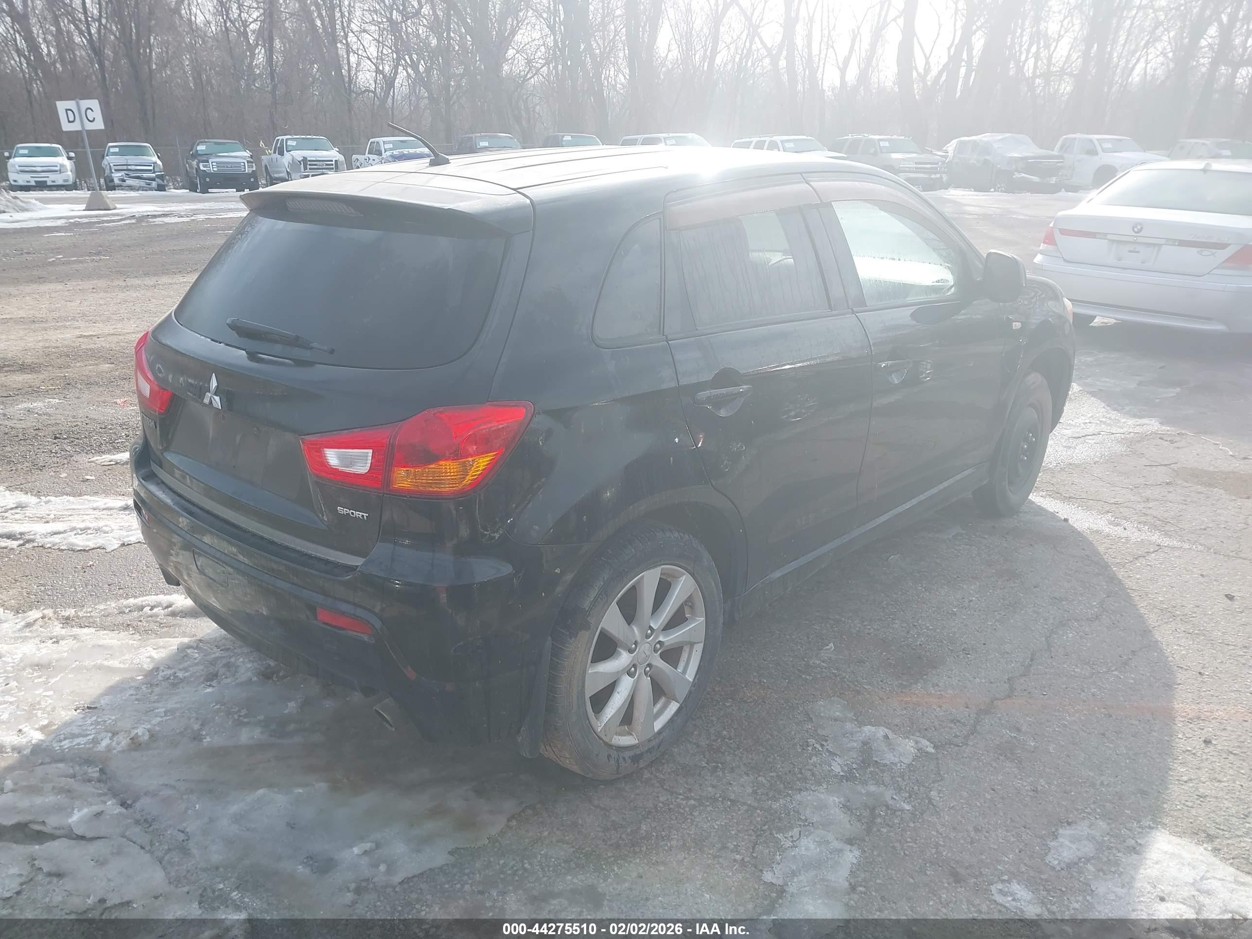 MITSUBISHI OUTLANDER image 4
