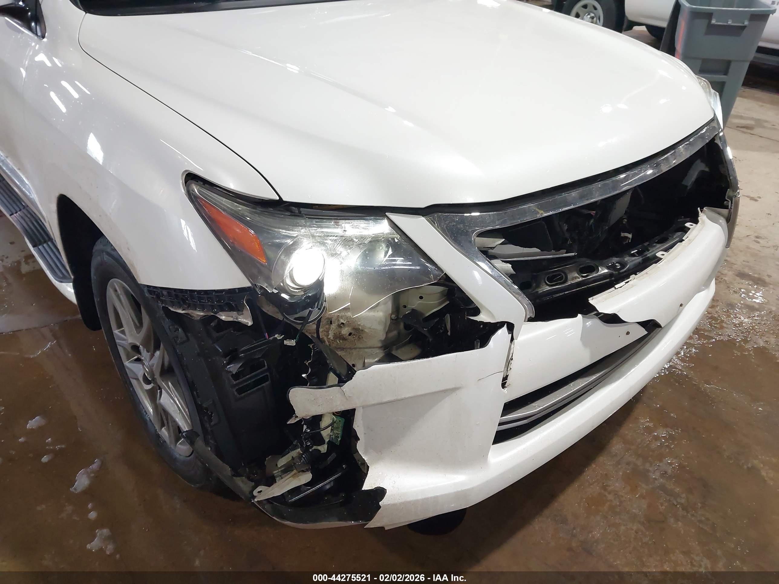 LEXUS LX image 6