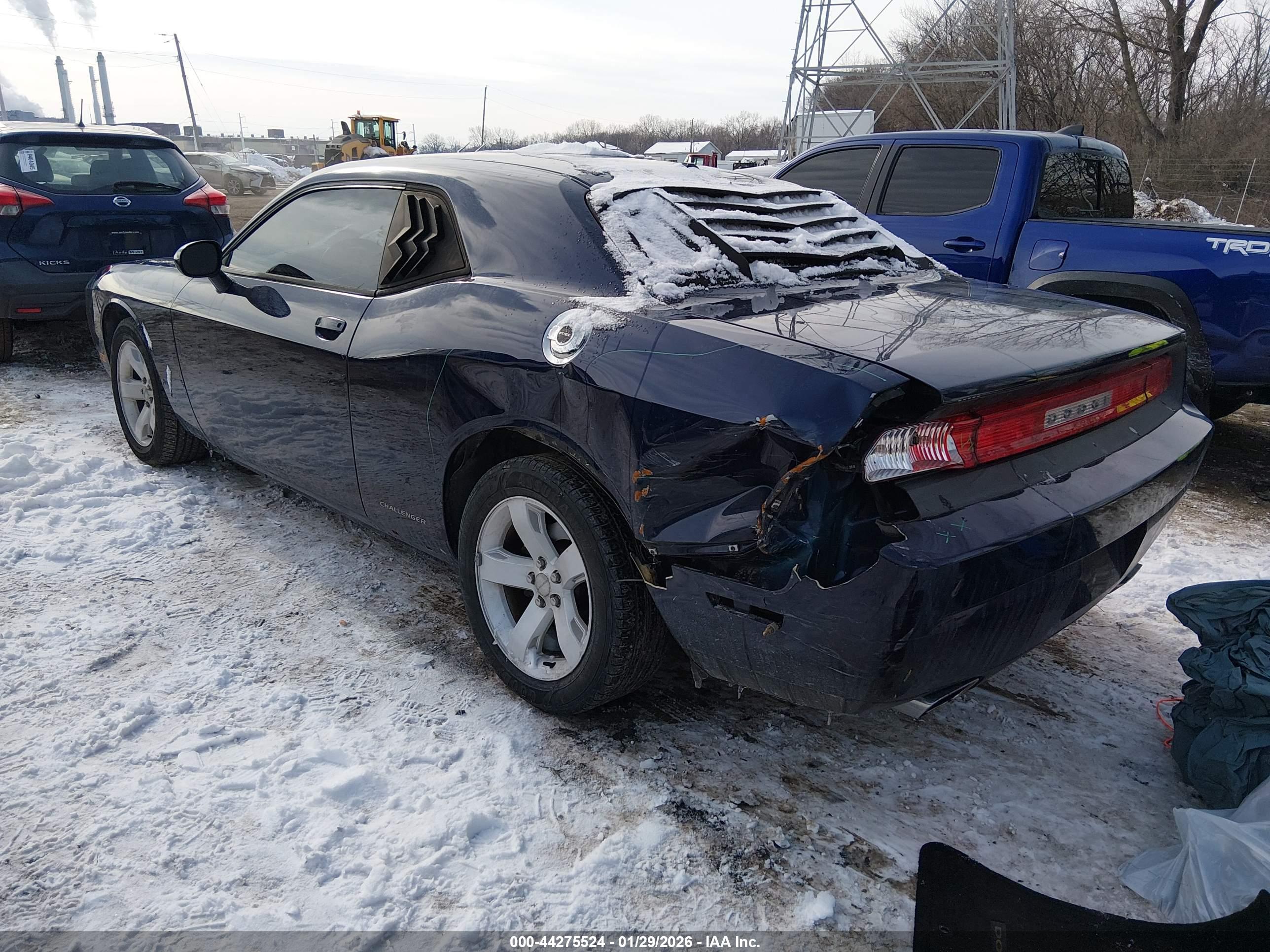DODGE CHALLENGER image 3