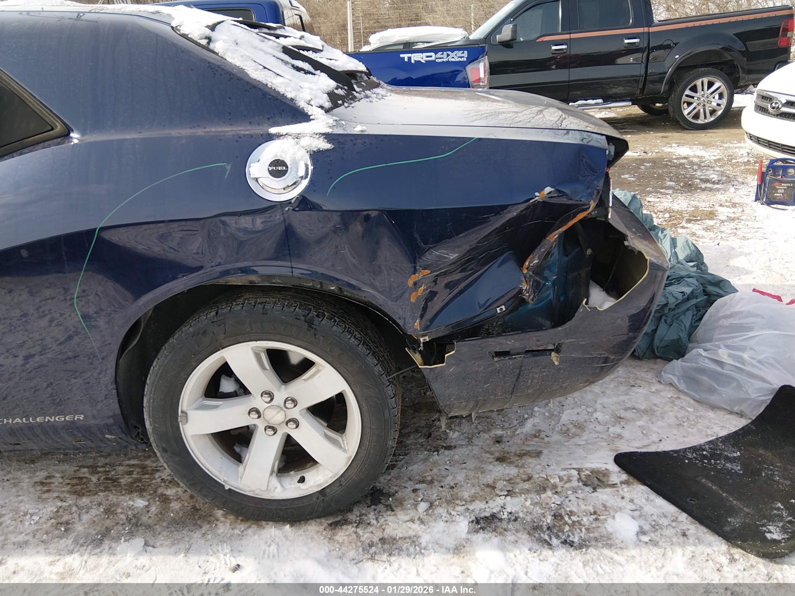 DODGE CHALLENGER image 6