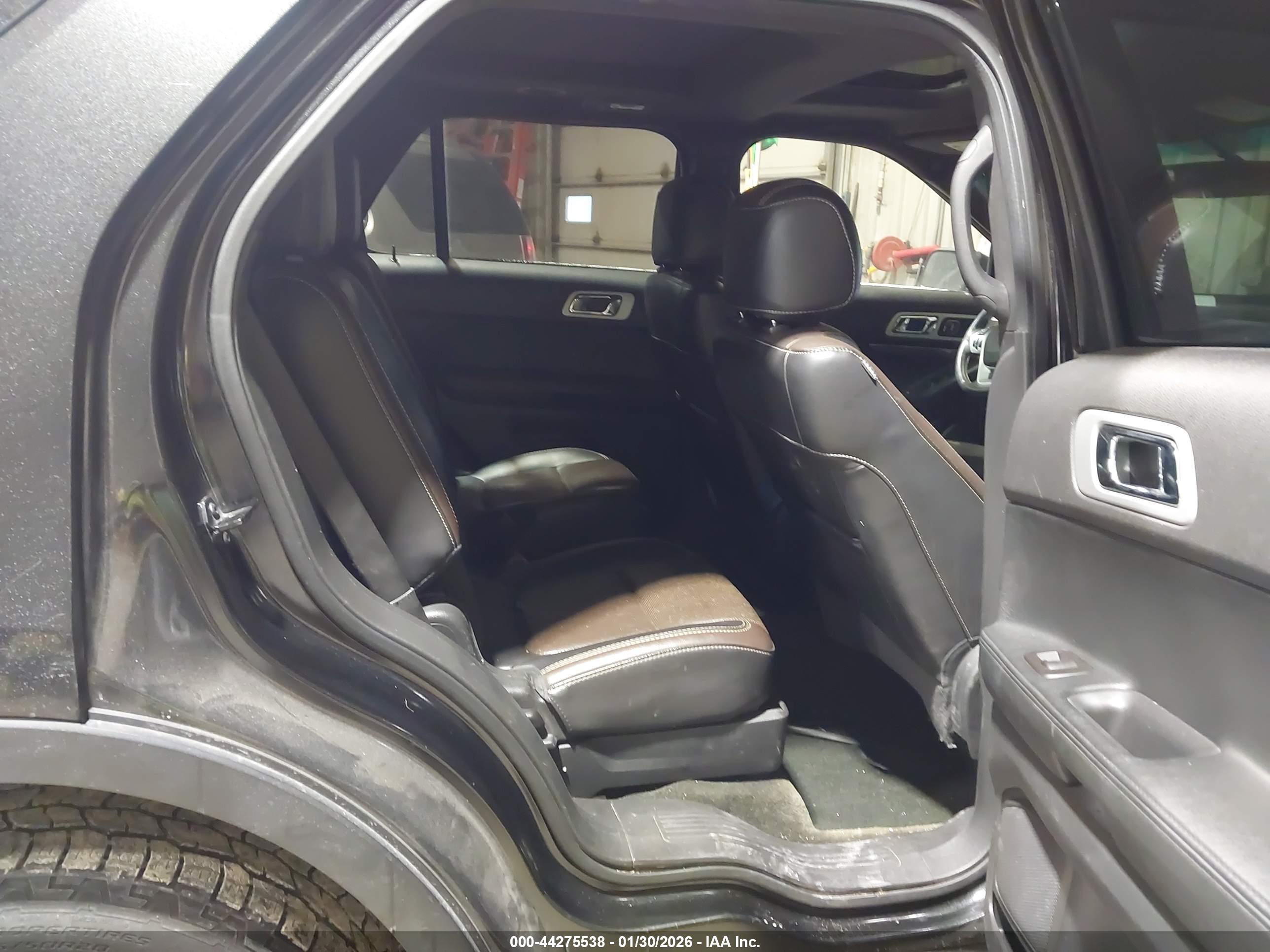 FORD EXPLORER image 8