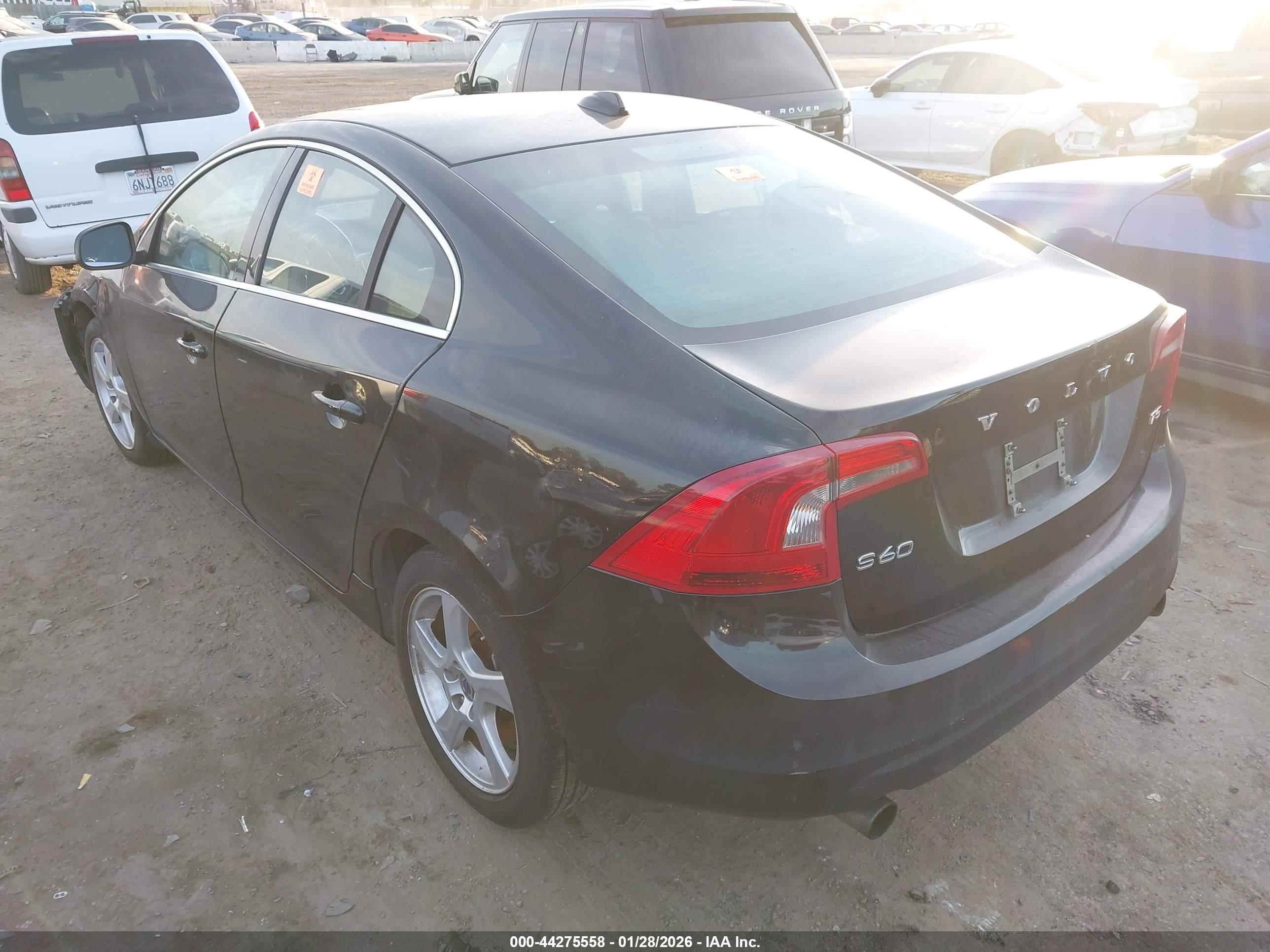 VOLVO S60 image 3