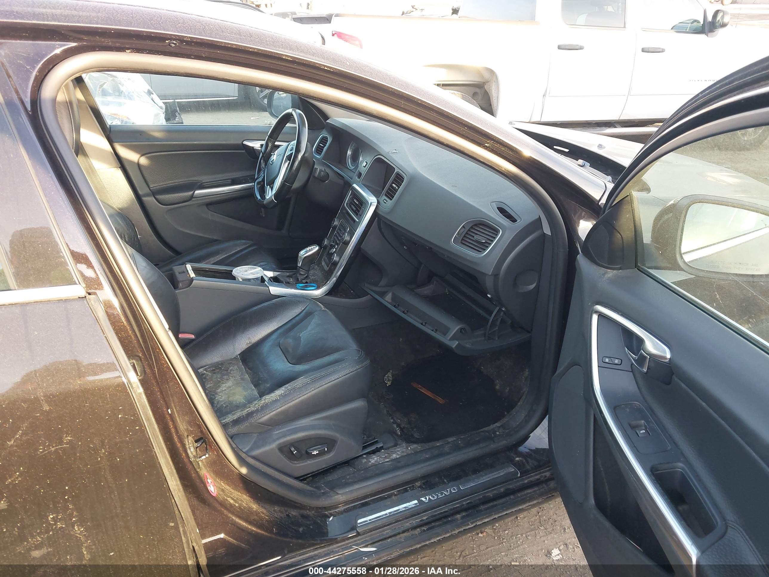 VOLVO S60 image 5
