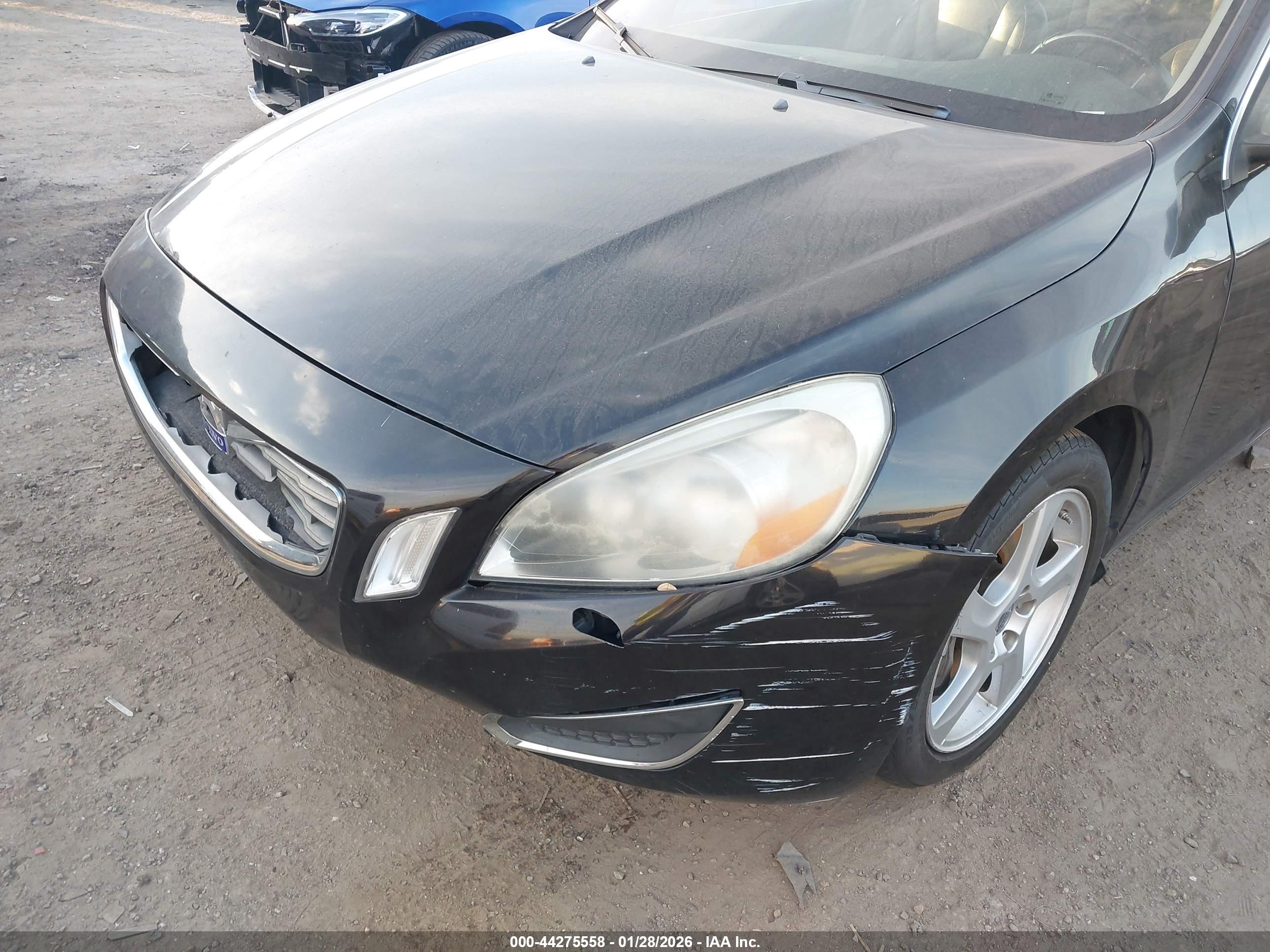 VOLVO S60 image 6