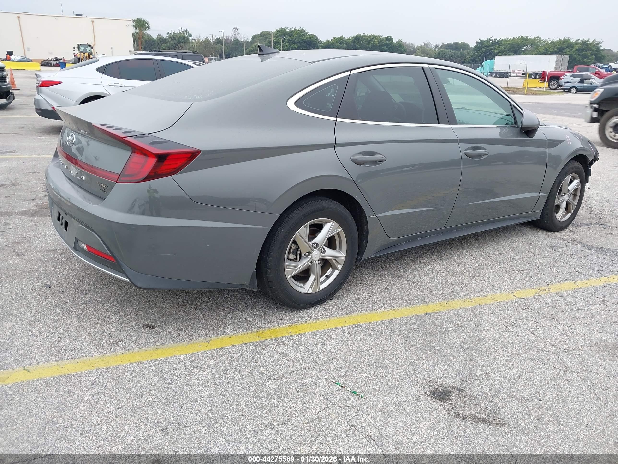 HYUNDAI SONATA image 4