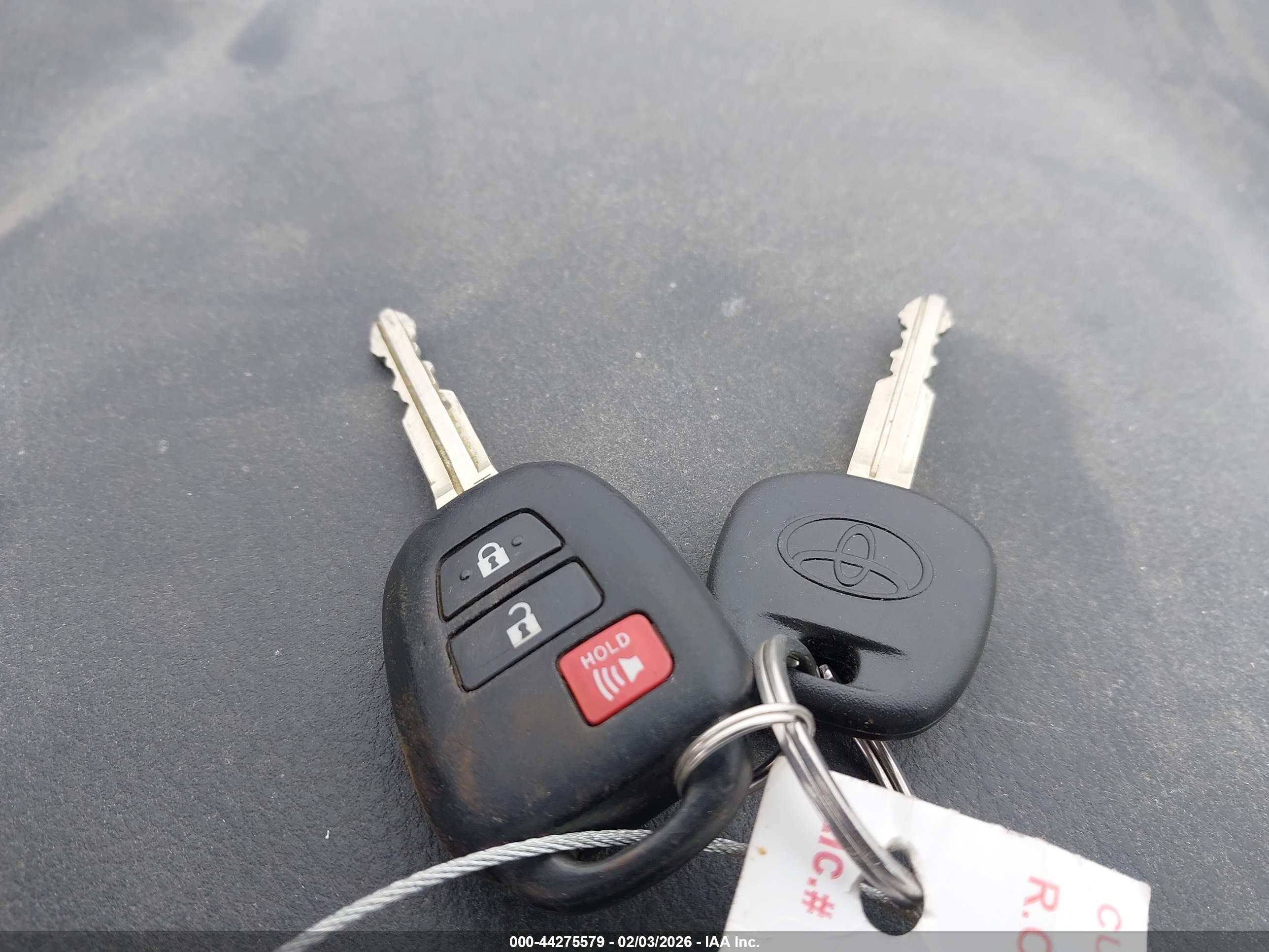 TOYOTA RAV4 image 11