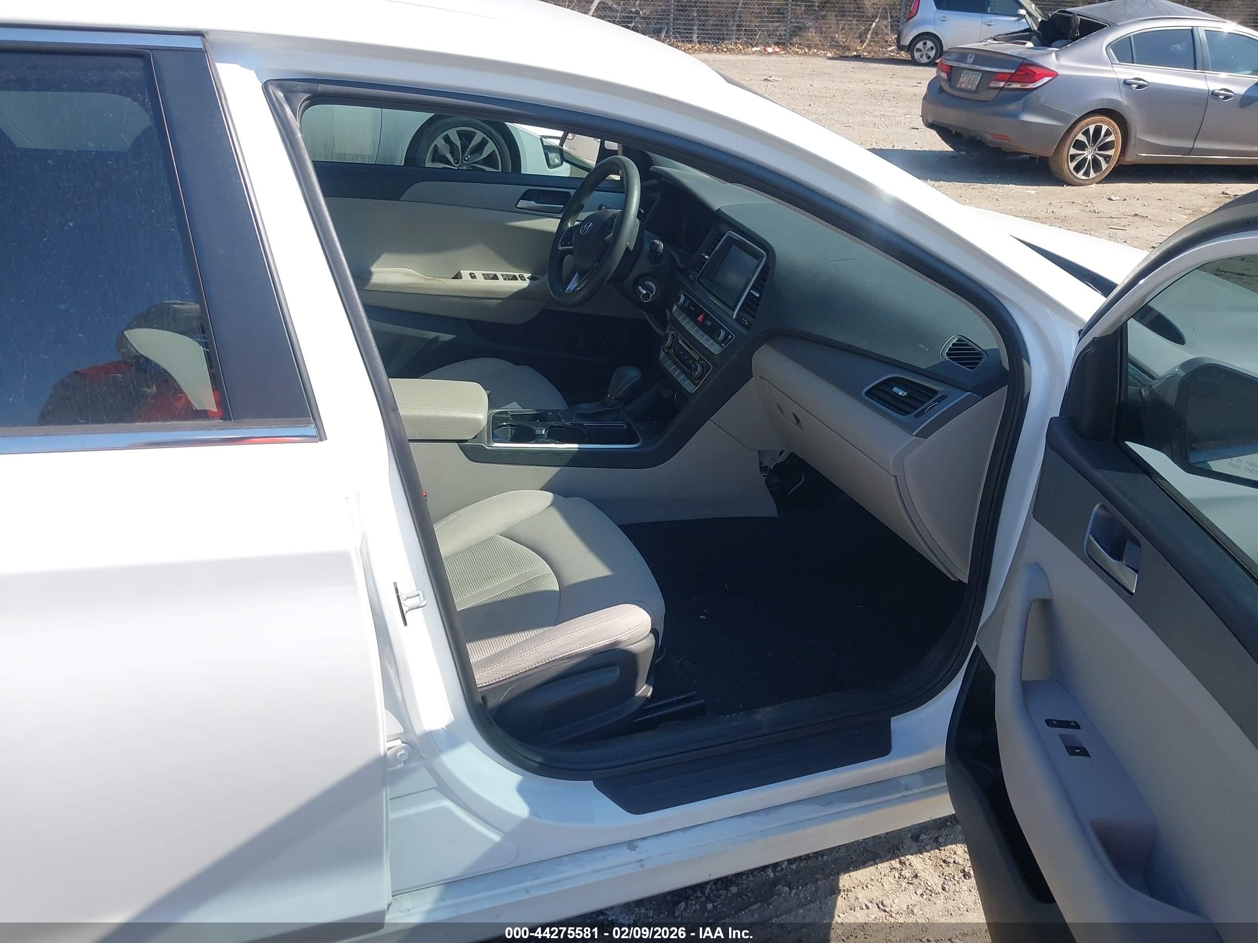 HYUNDAI SONATA image 5