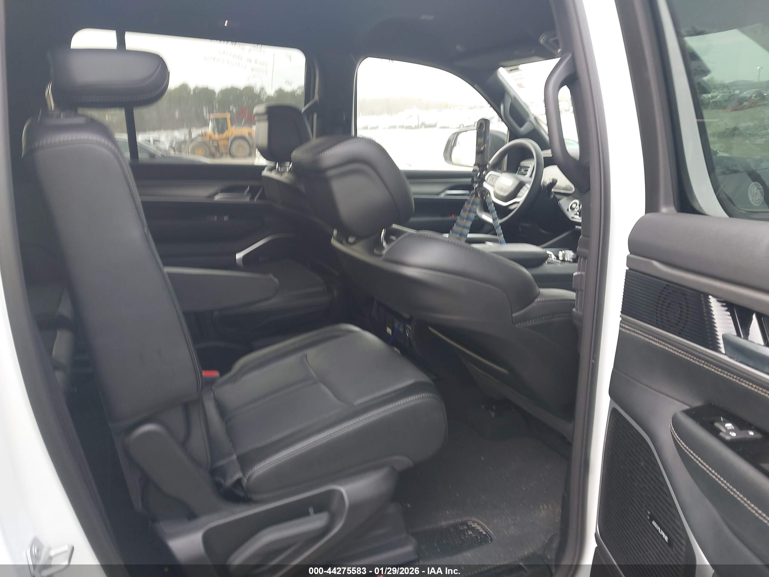 JEEP WAGONEER image 8