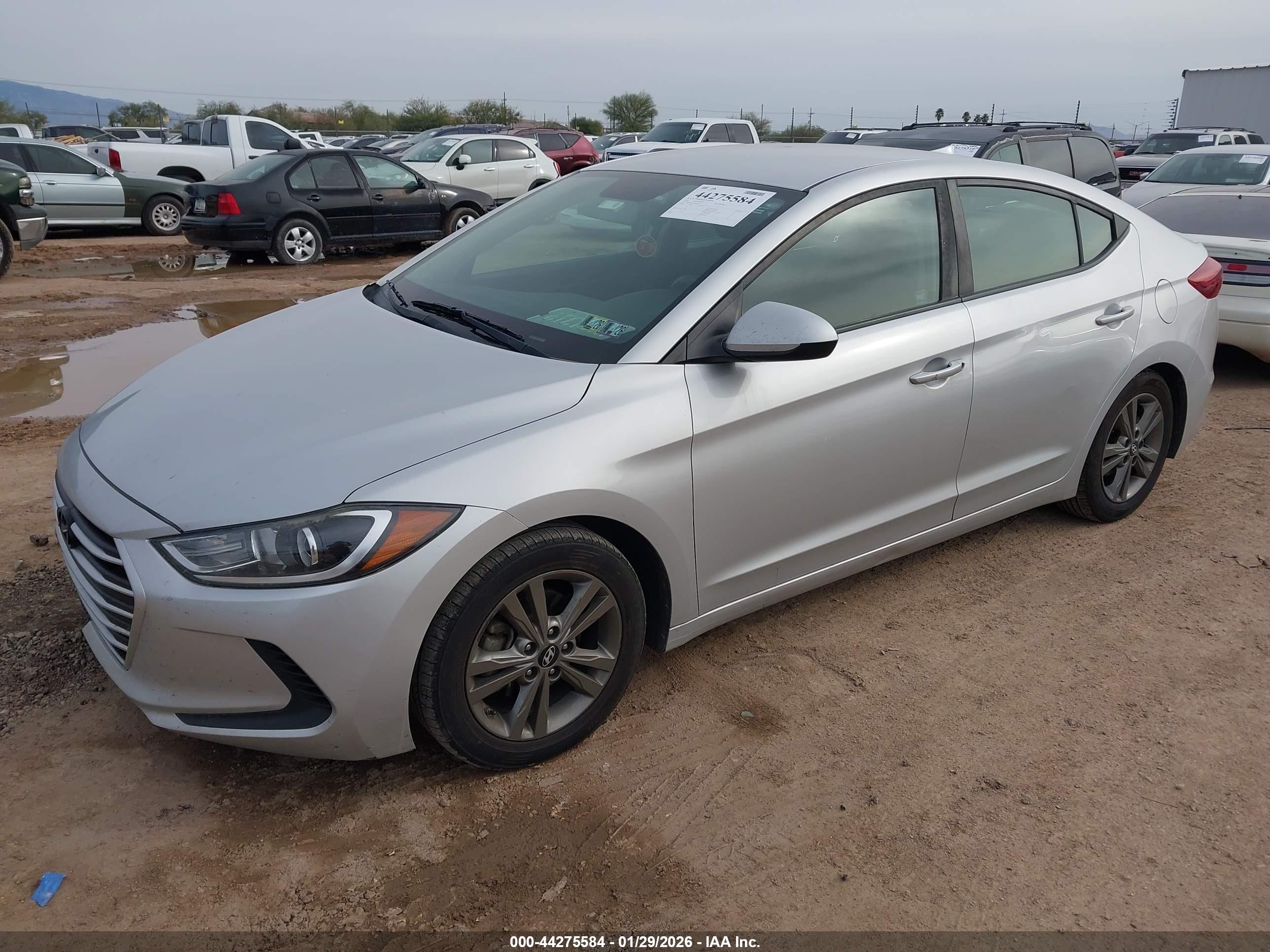 HYUNDAI ELANTRA image 2