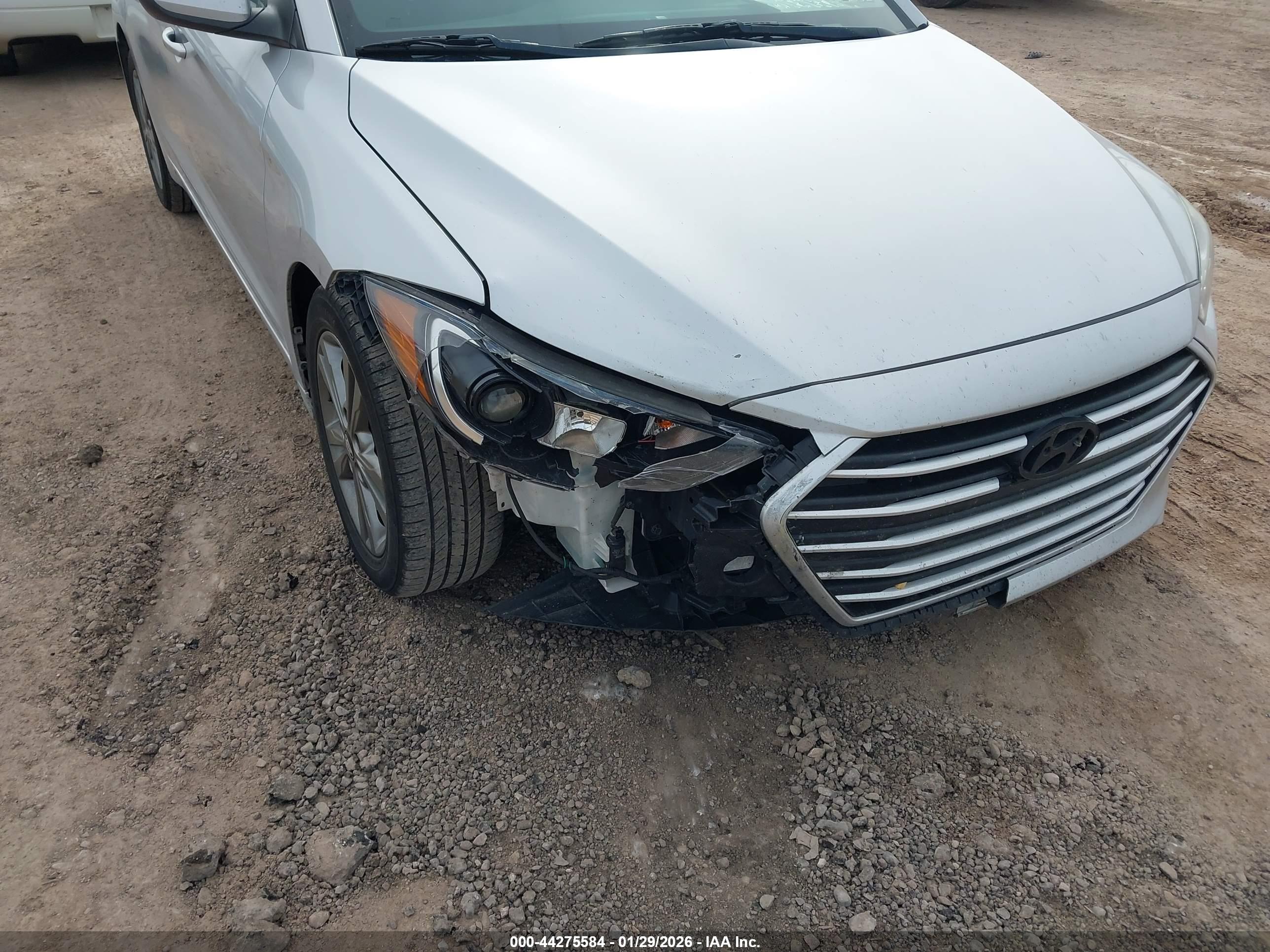 HYUNDAI ELANTRA image 6