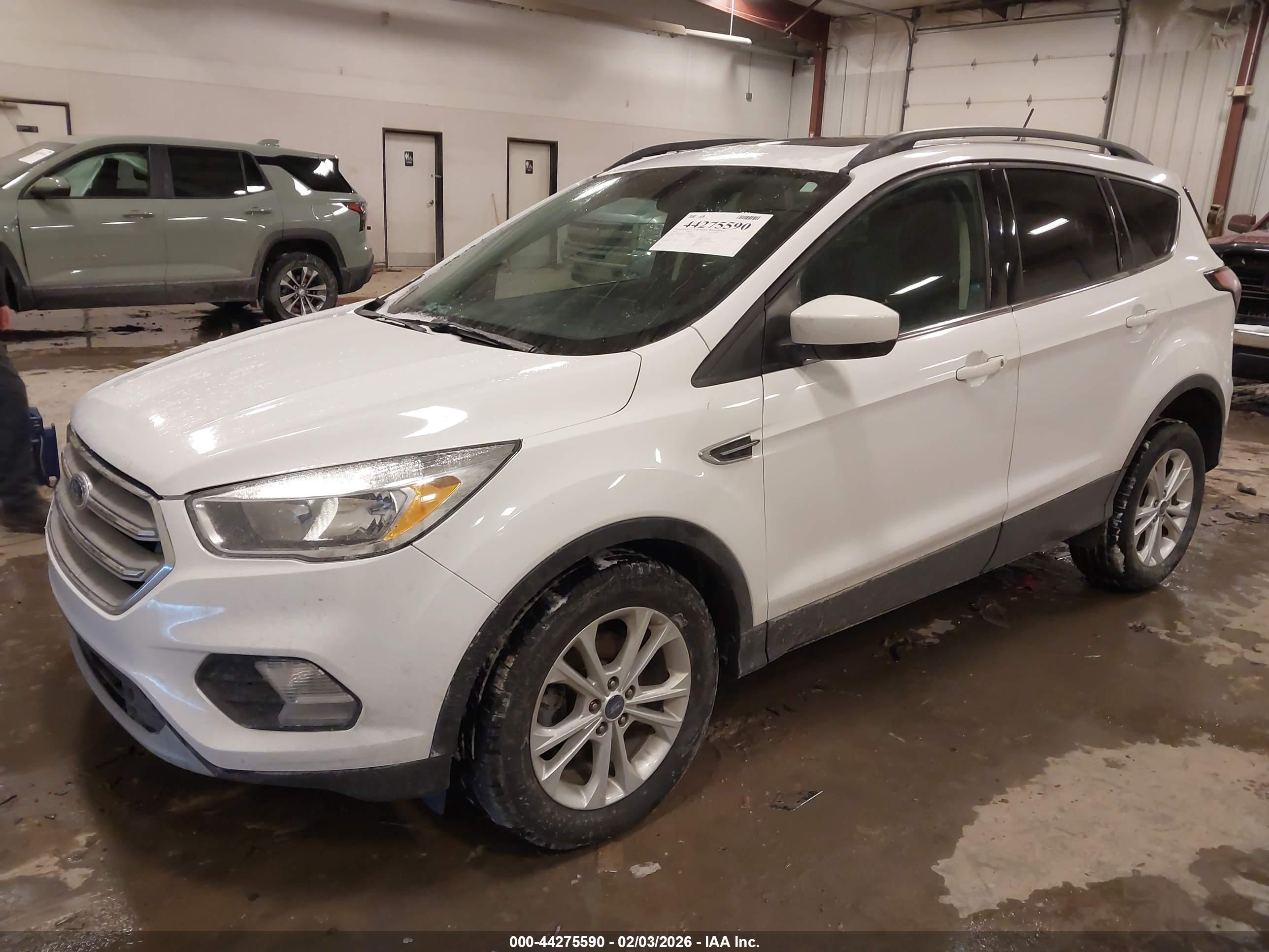 FORD ESCAPE image 2