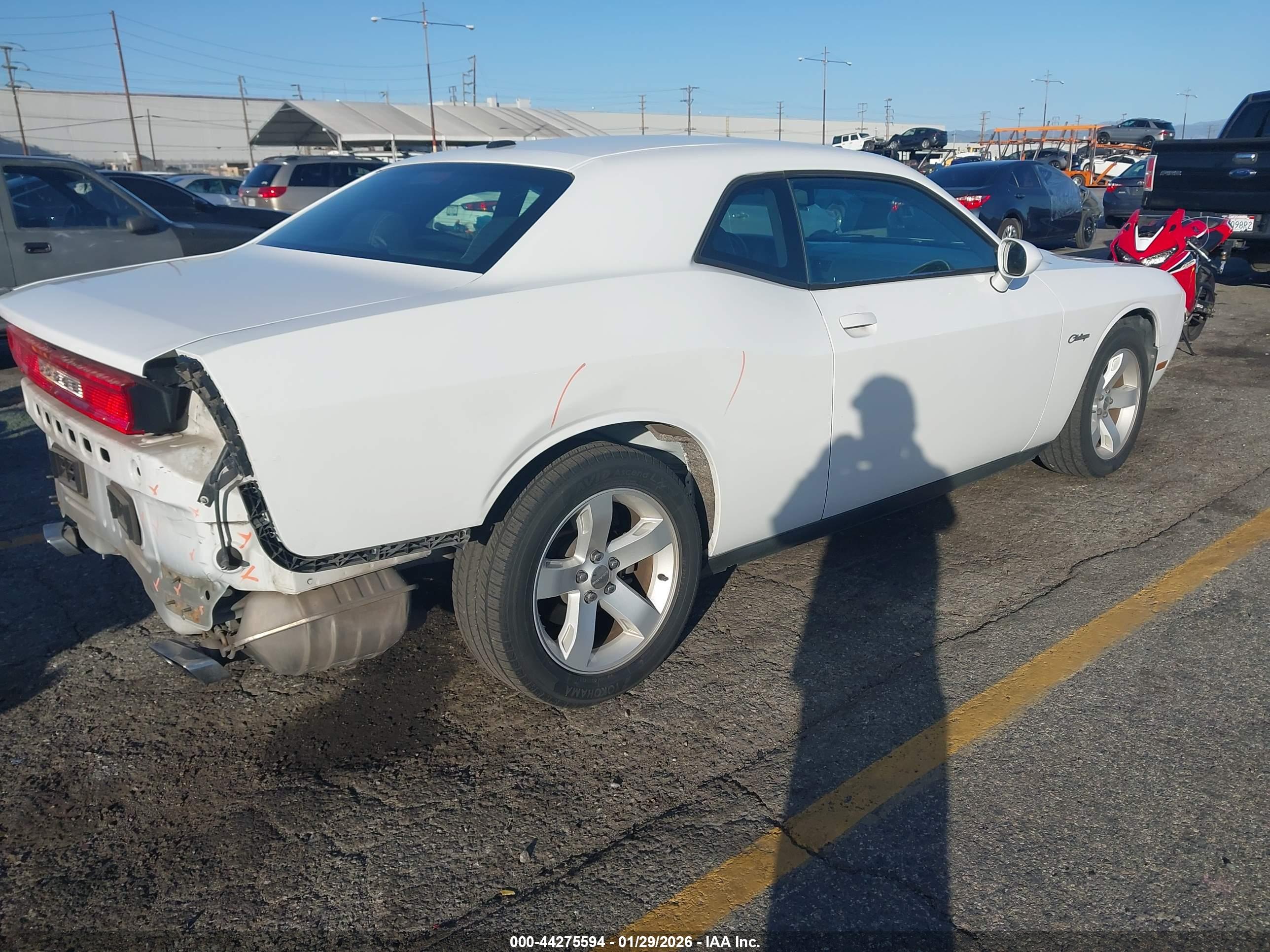 DODGE CHALLENGER image 4