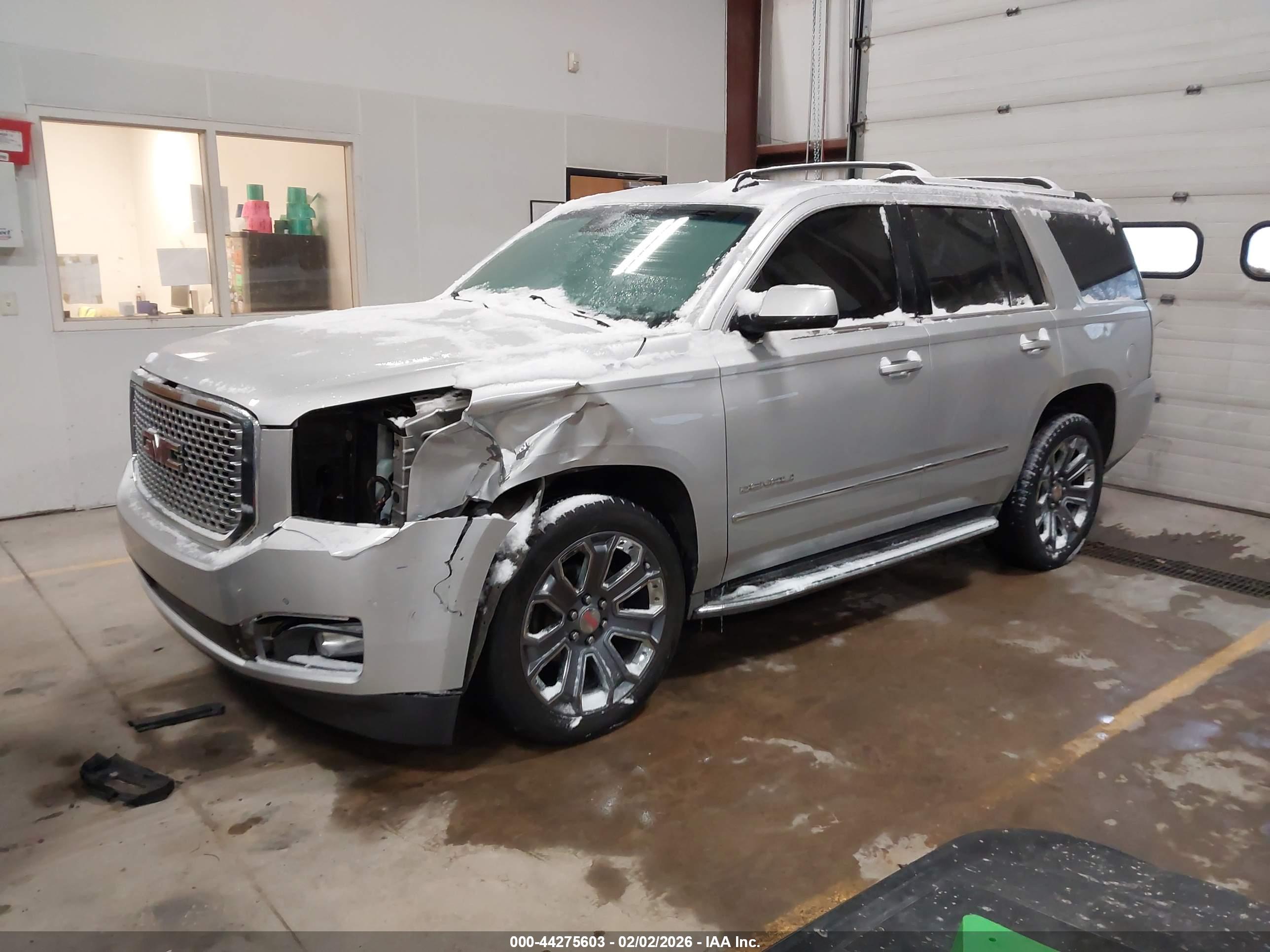 GMC YUKON image 2
