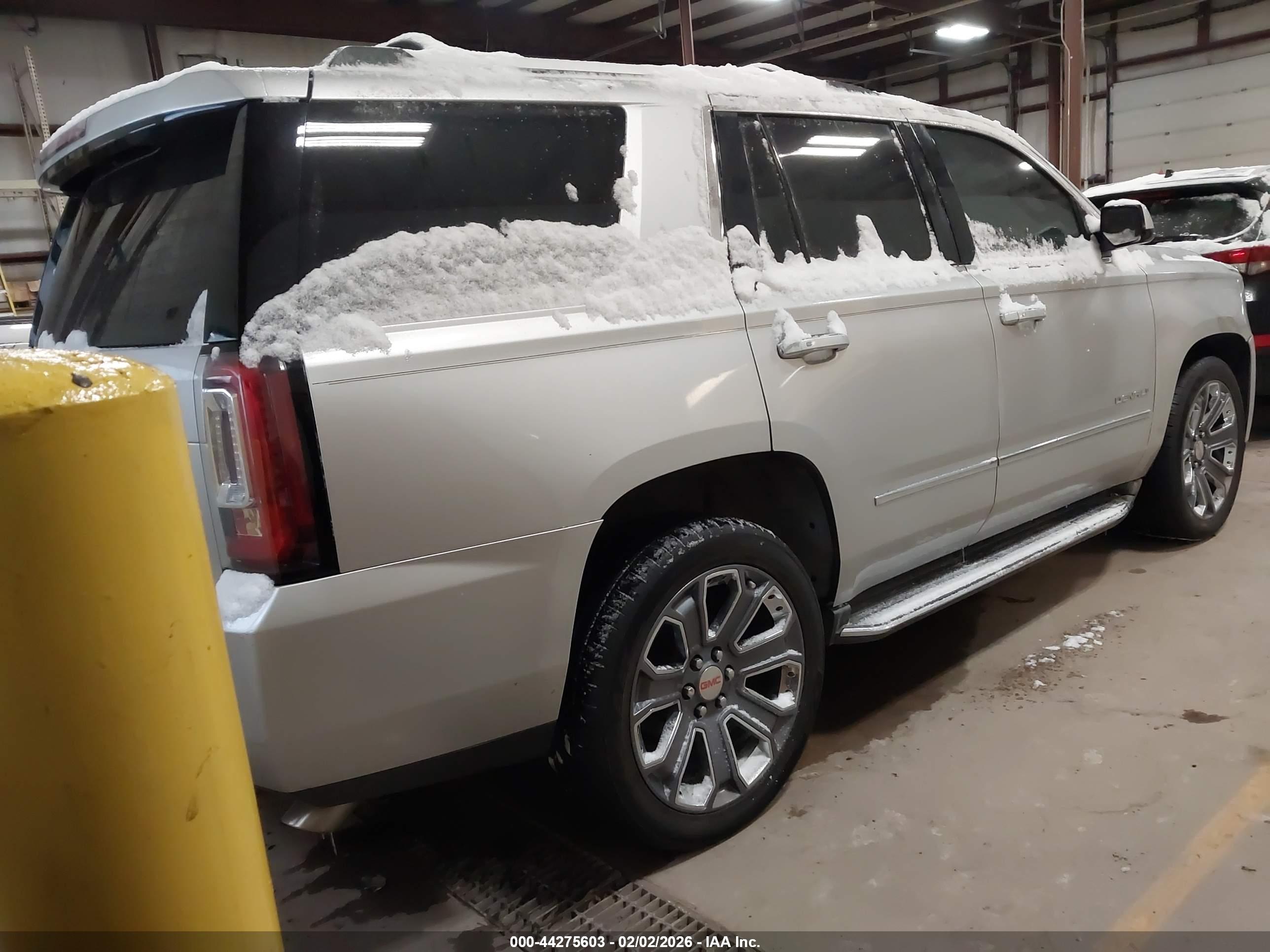 GMC YUKON image 4
