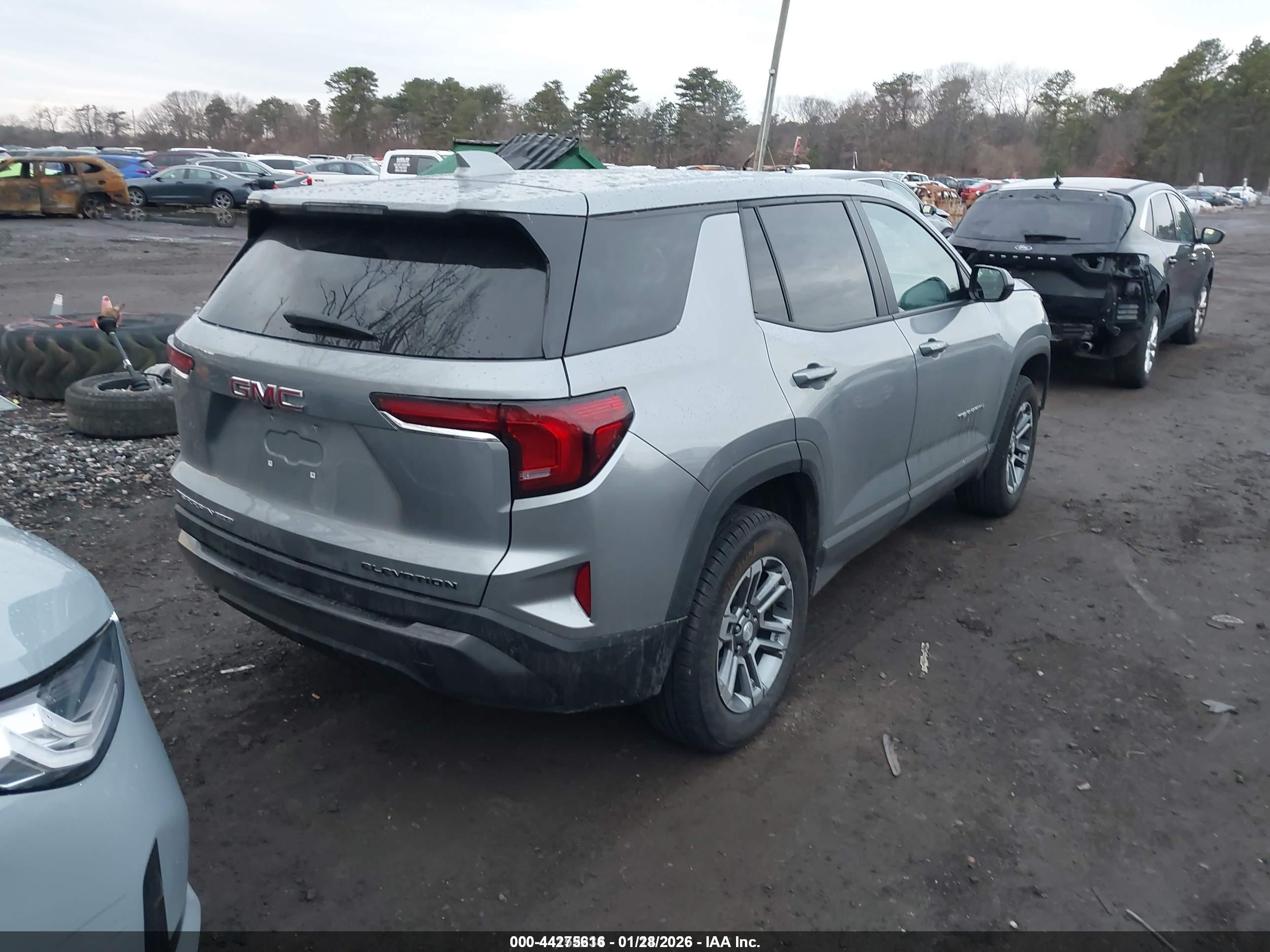 GMC TERRAIN image 4