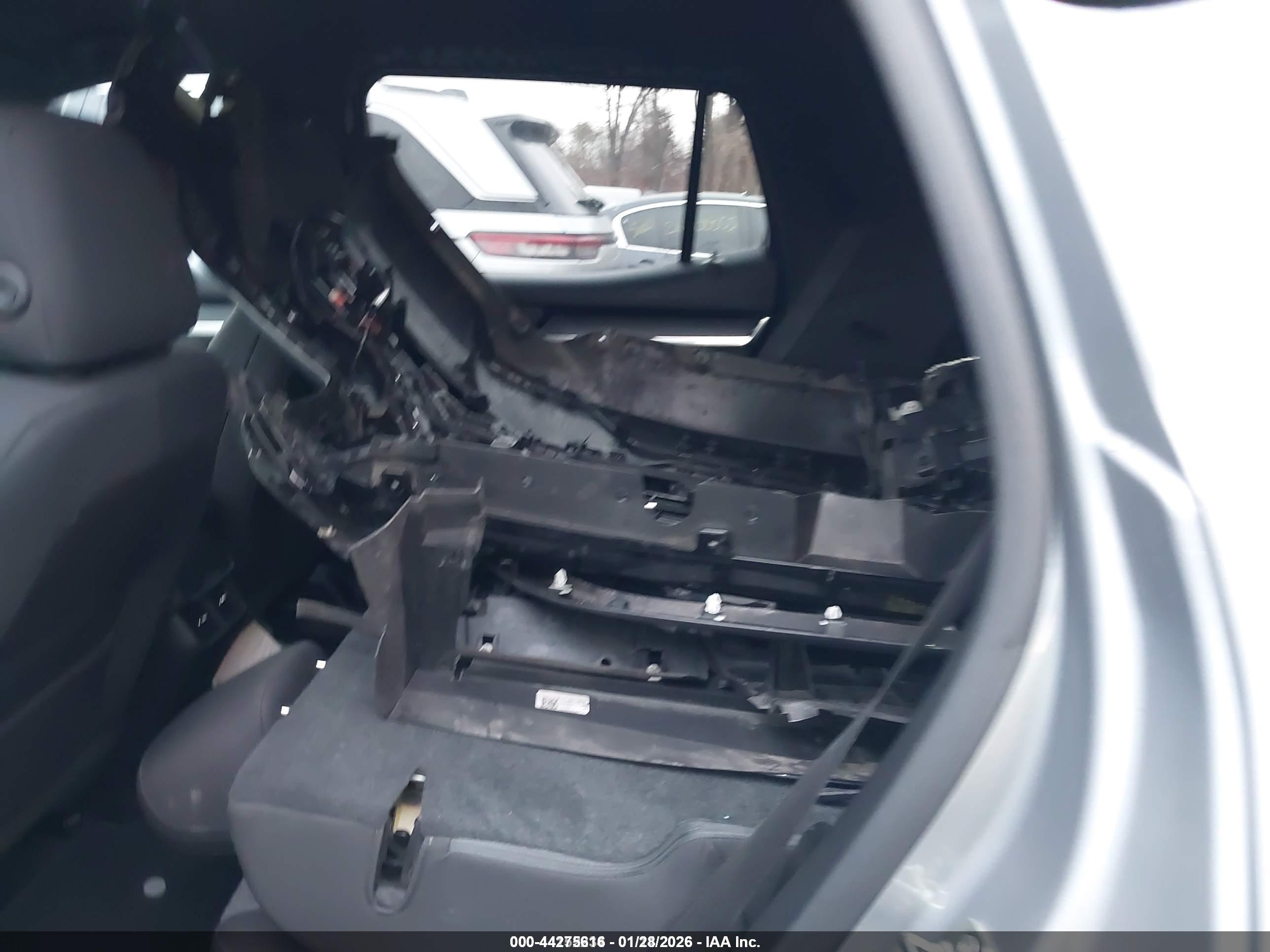 GMC TERRAIN image 8