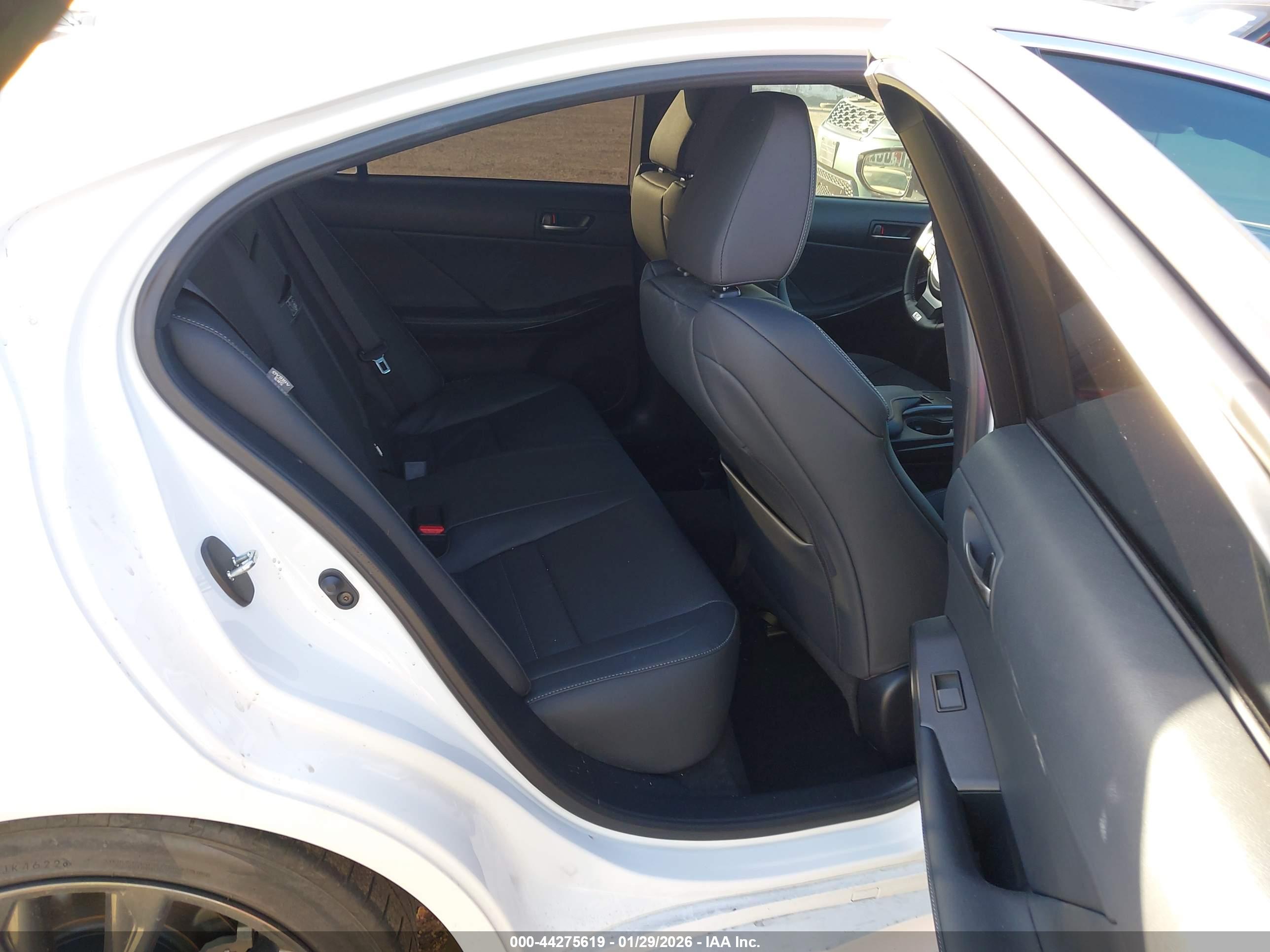 LEXUS IS image 8