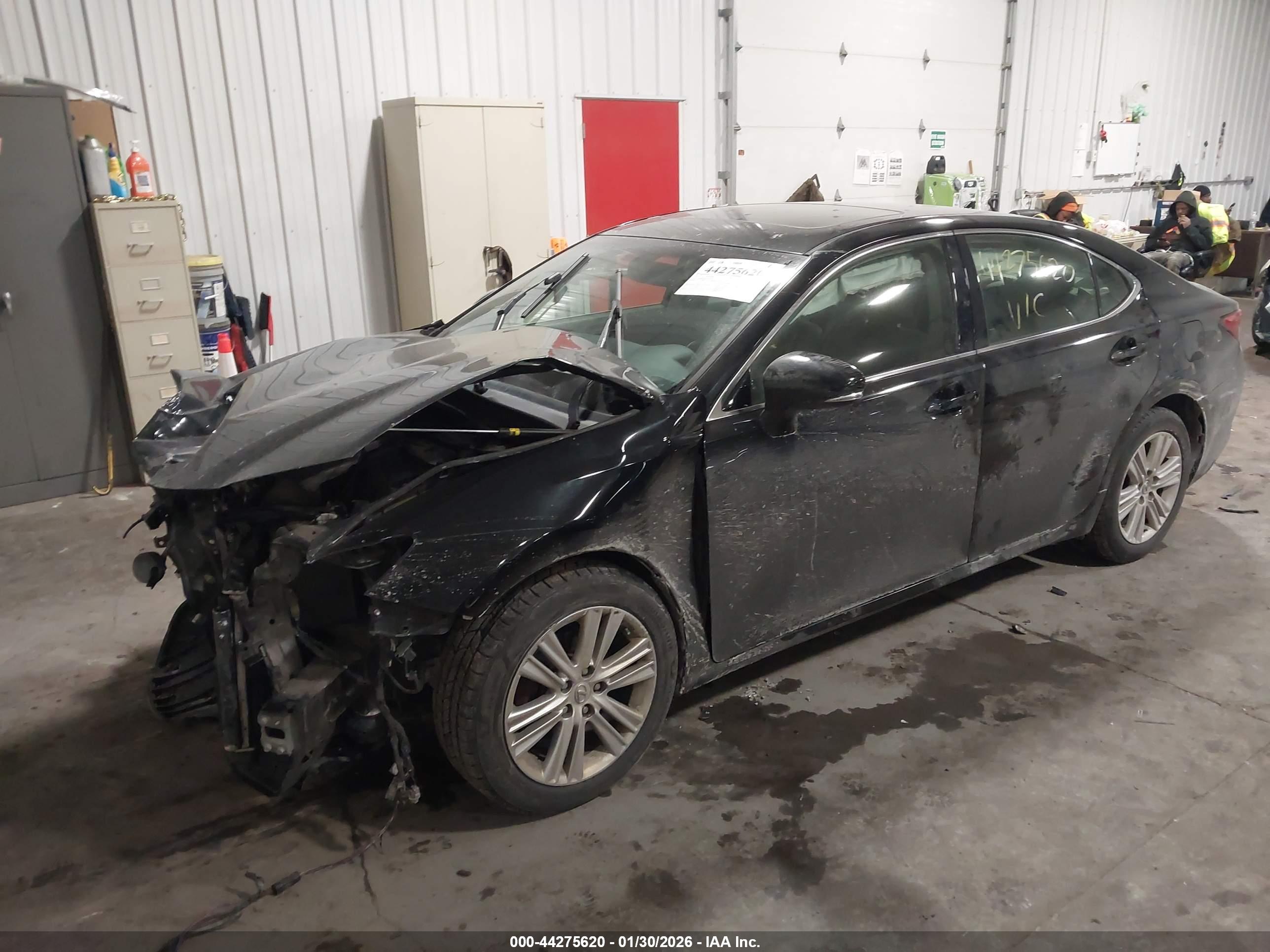 LEXUS ES image 2