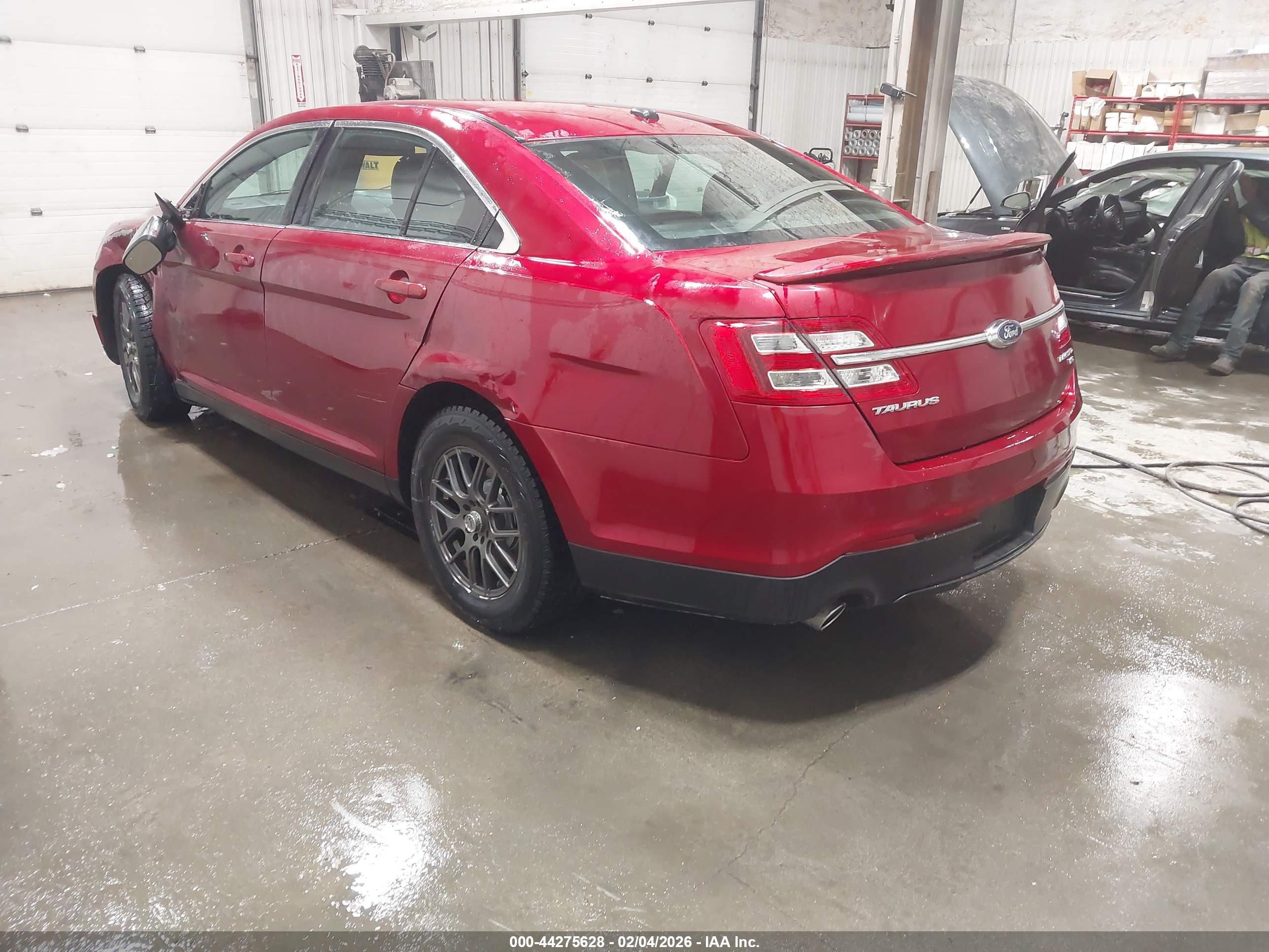 FORD TAURUS image 3