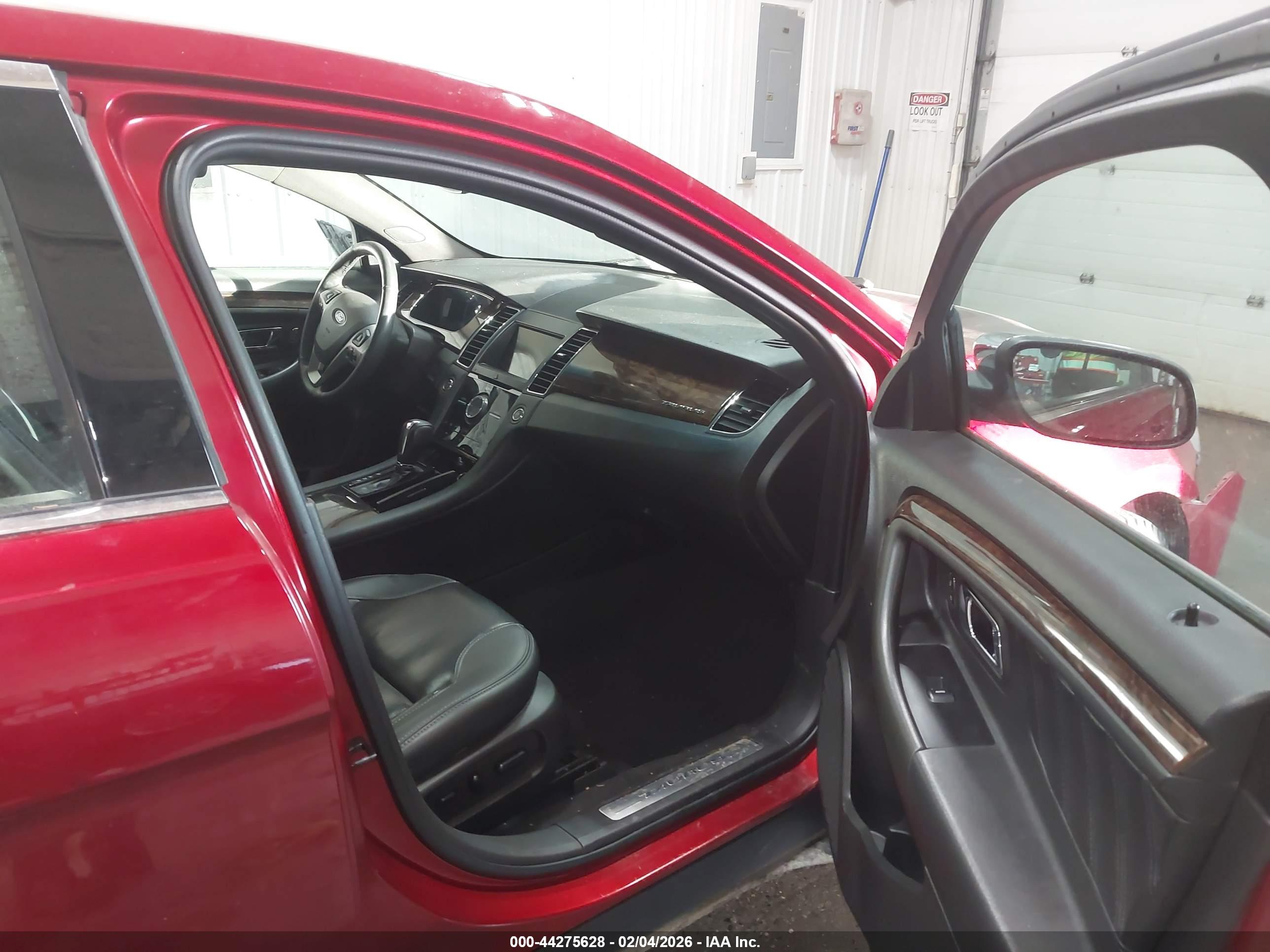 FORD TAURUS image 5