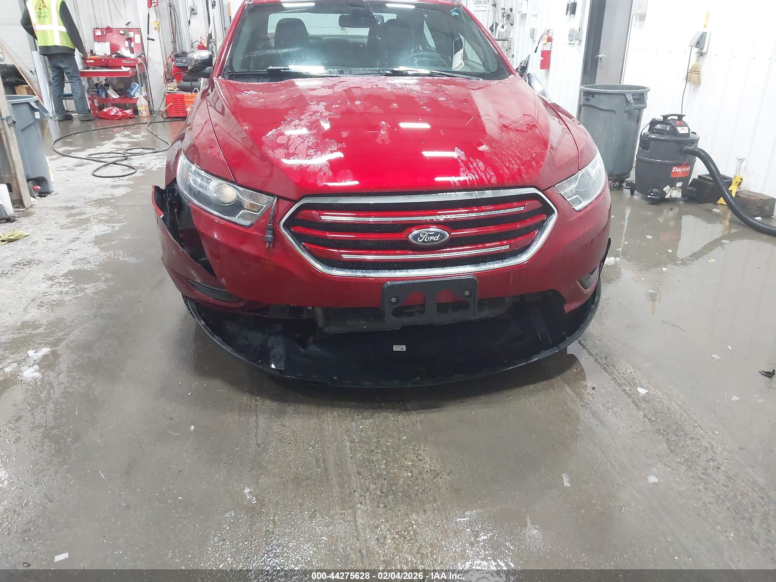 FORD TAURUS image 6