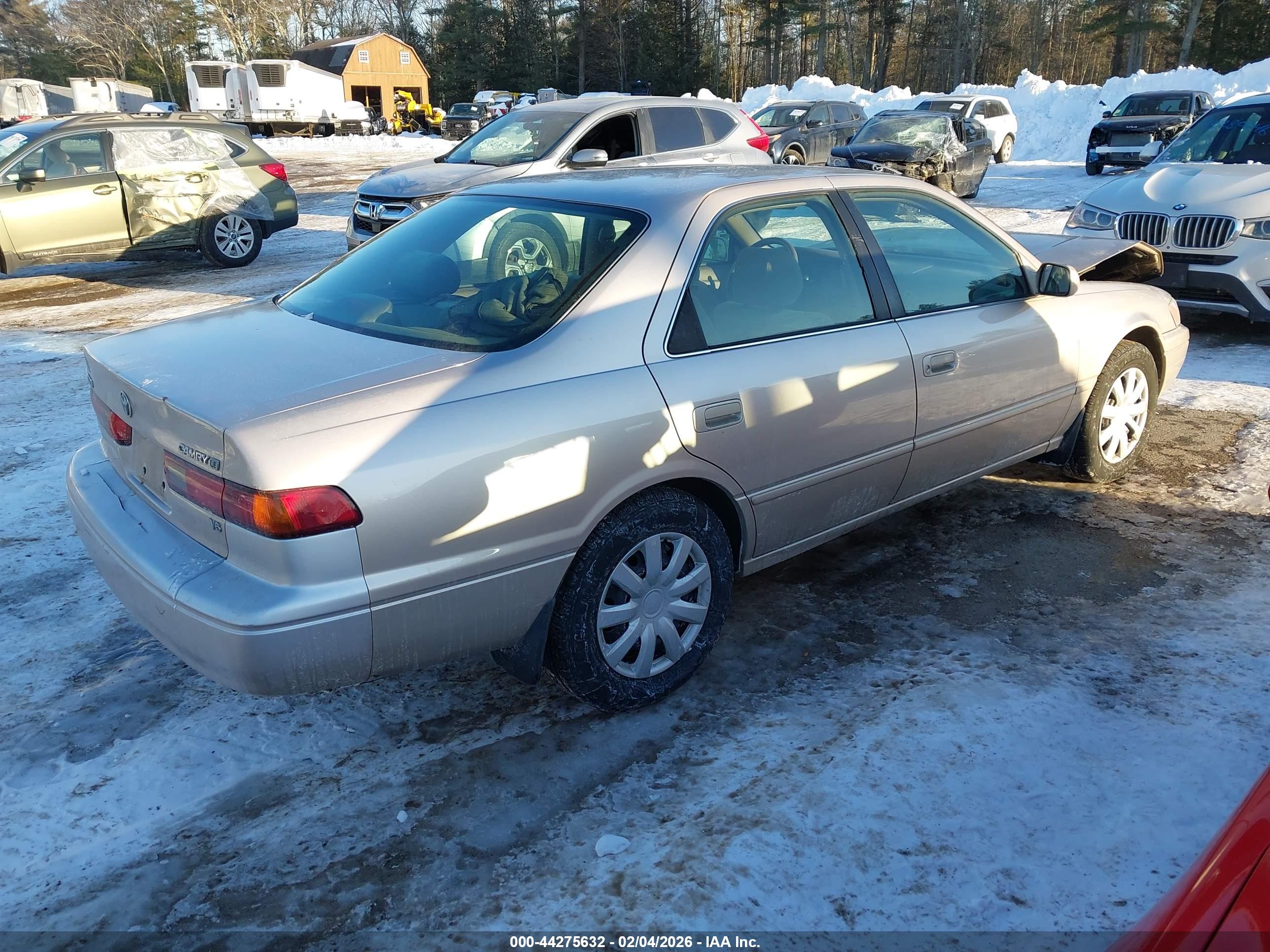 TOYOTA CAMRY image 4