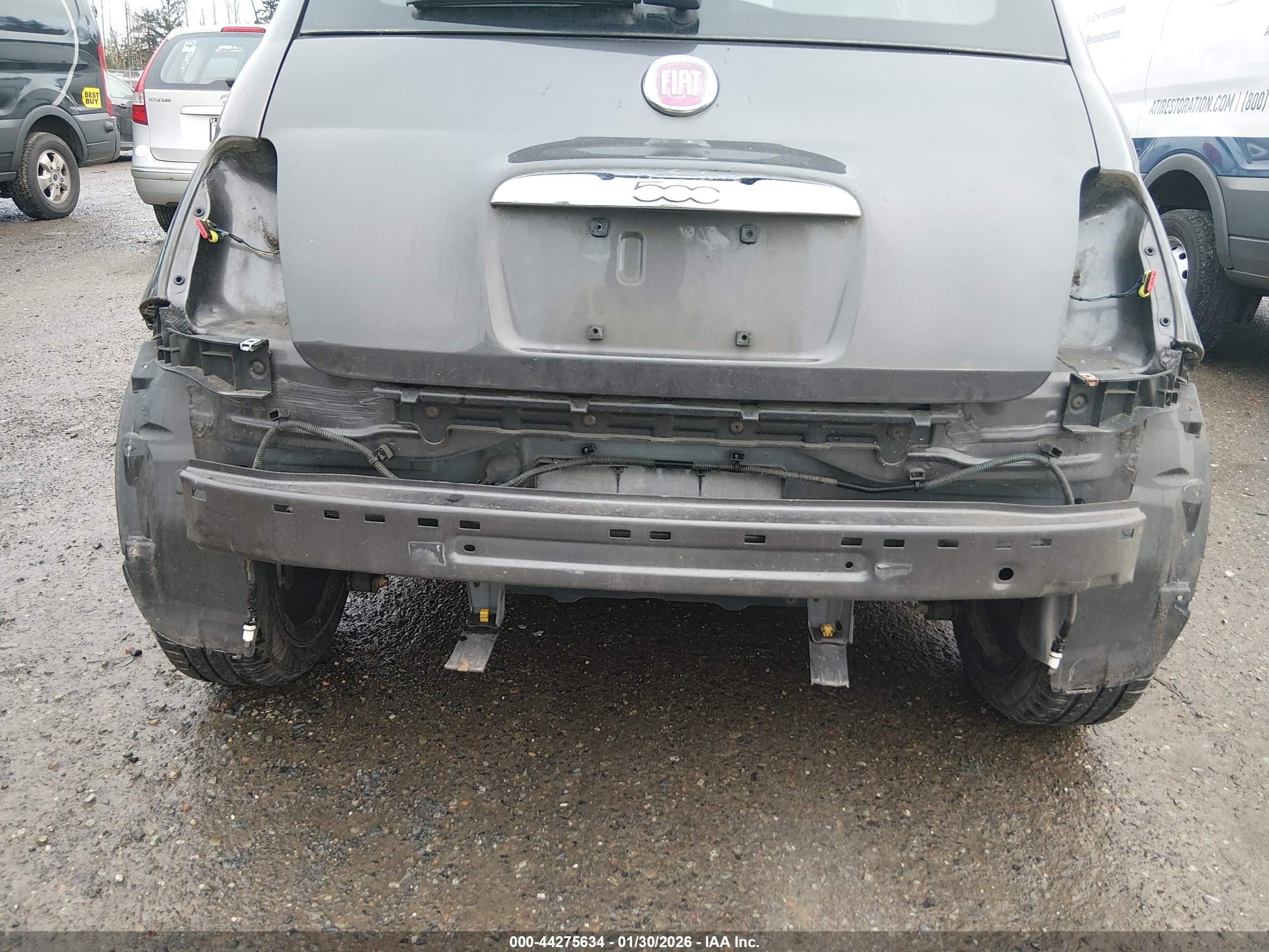 FIAT 500E image 6