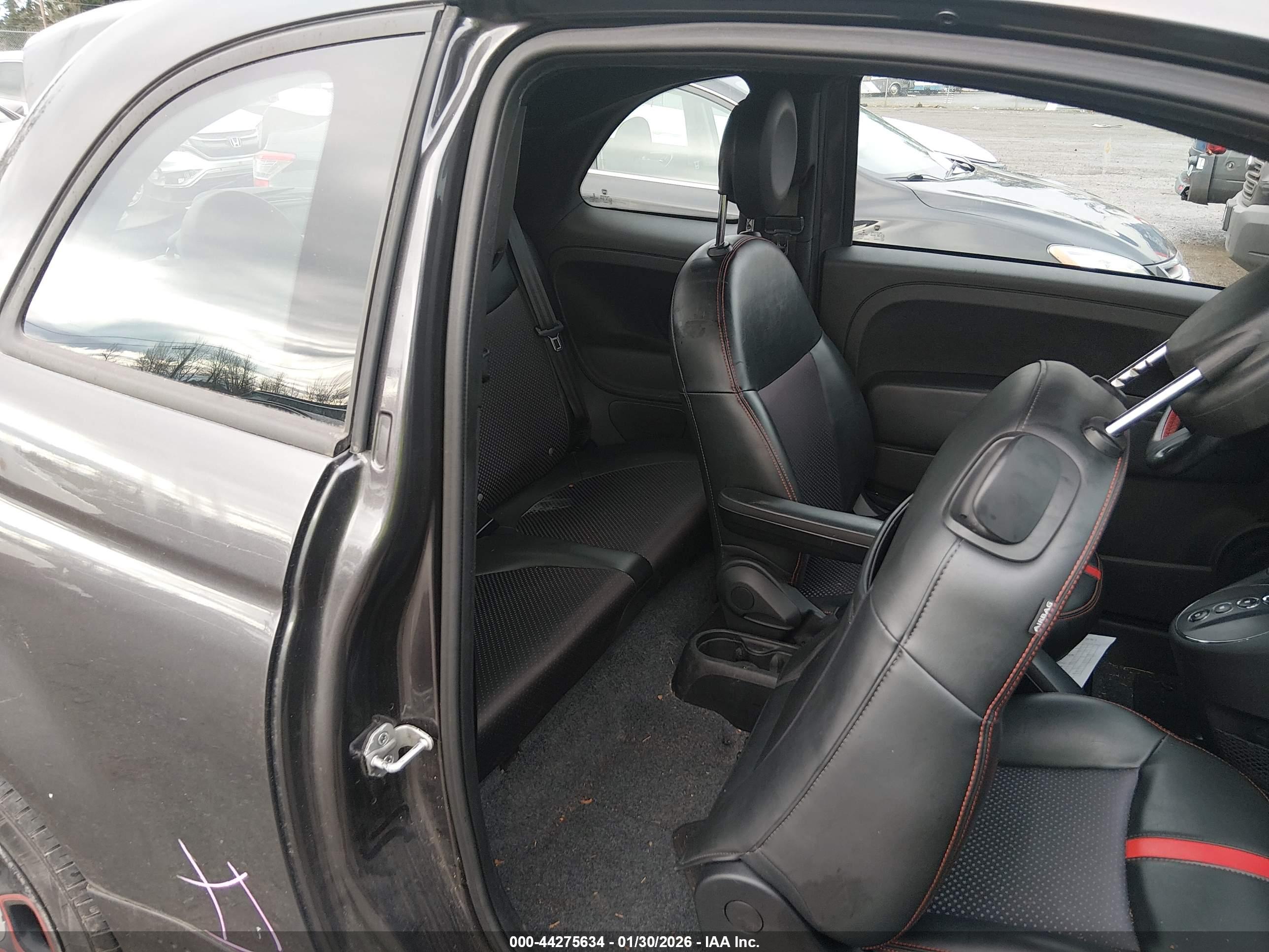 FIAT 500E image 8