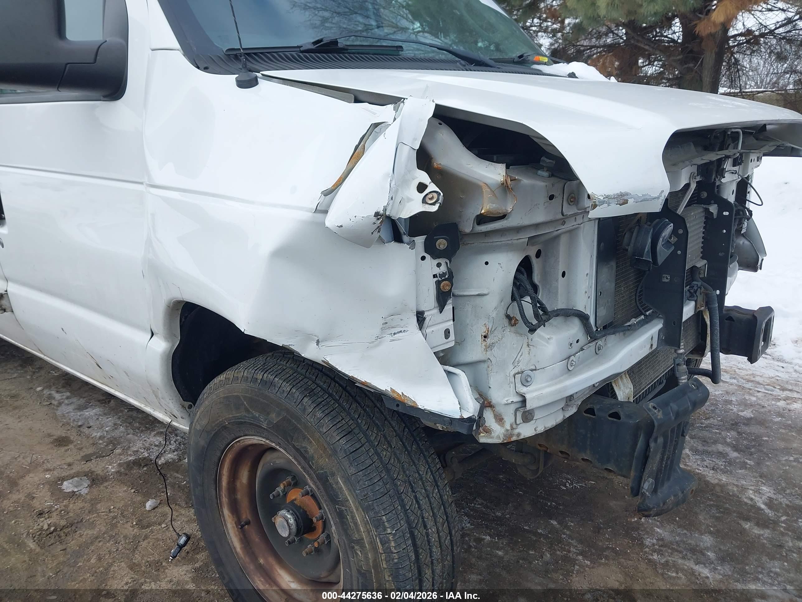 FORD E-350 image 6