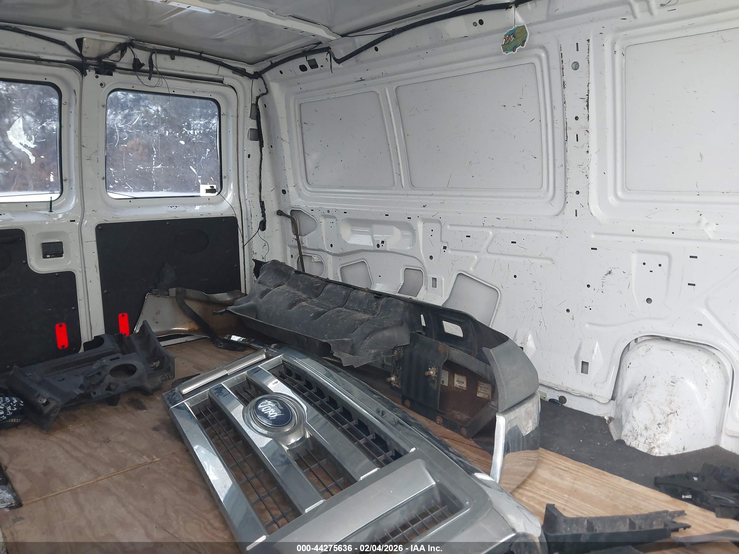 FORD E-350 image 8