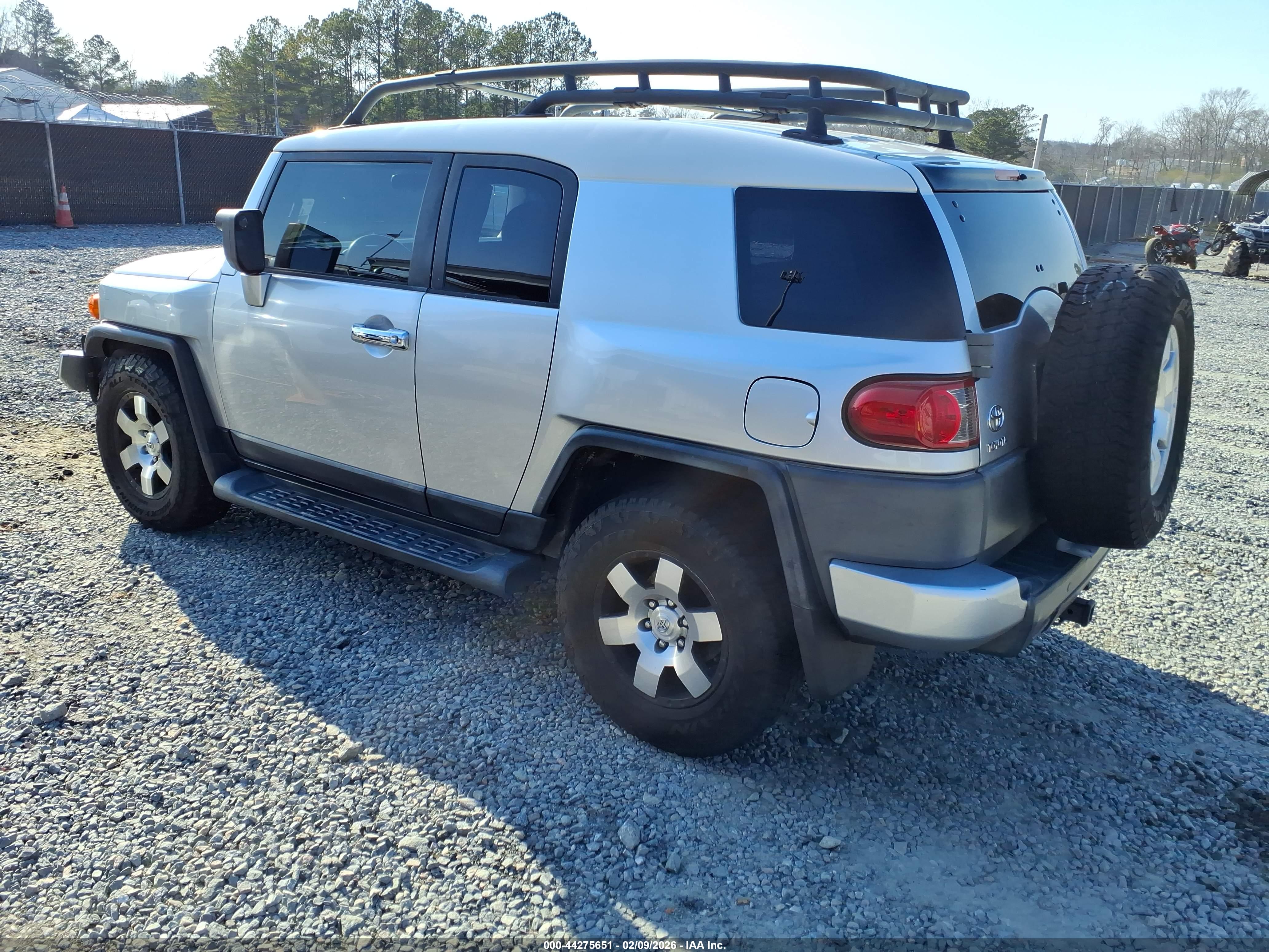 TOYOTA FJ image 3