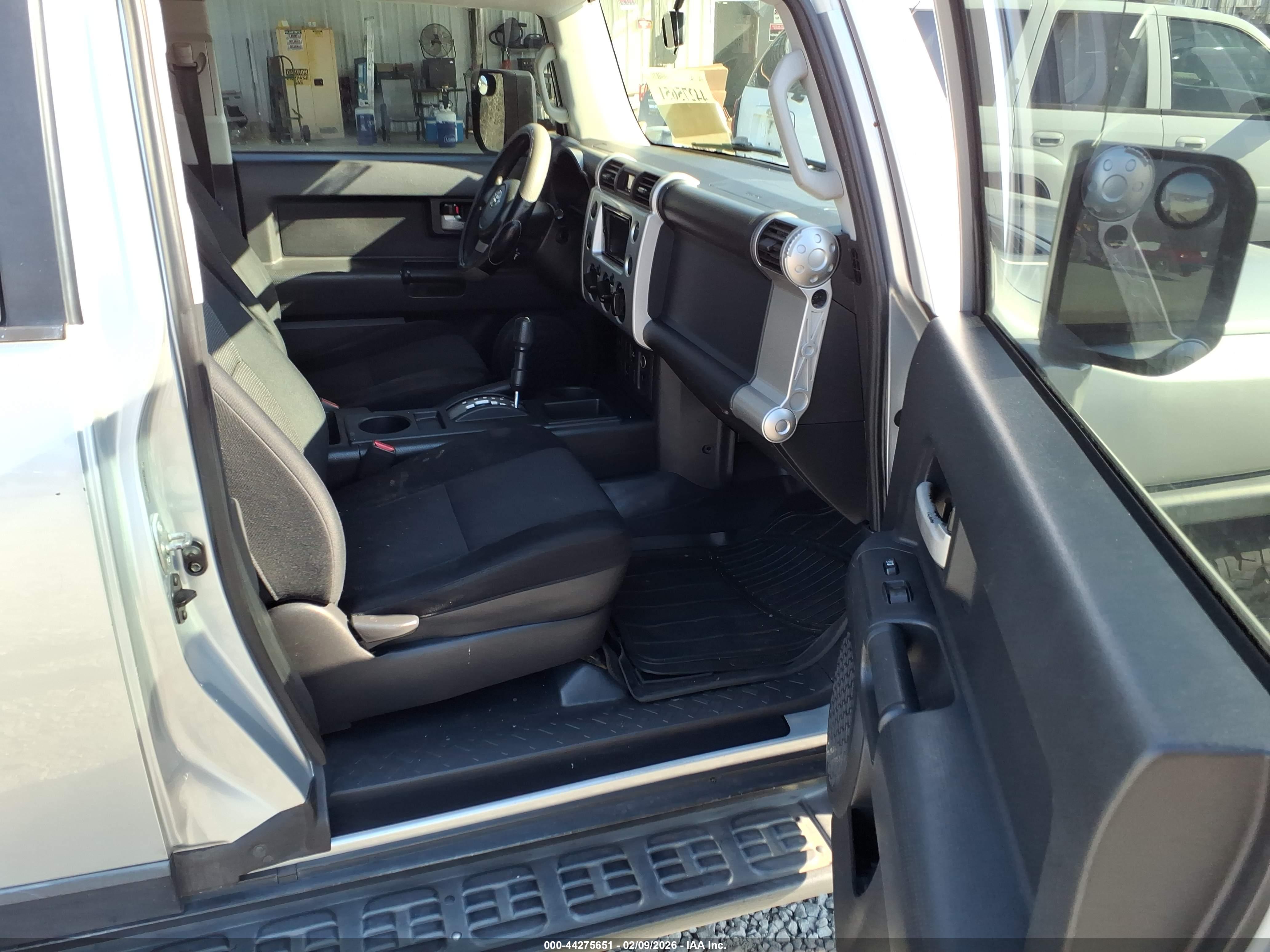 TOYOTA FJ image 5