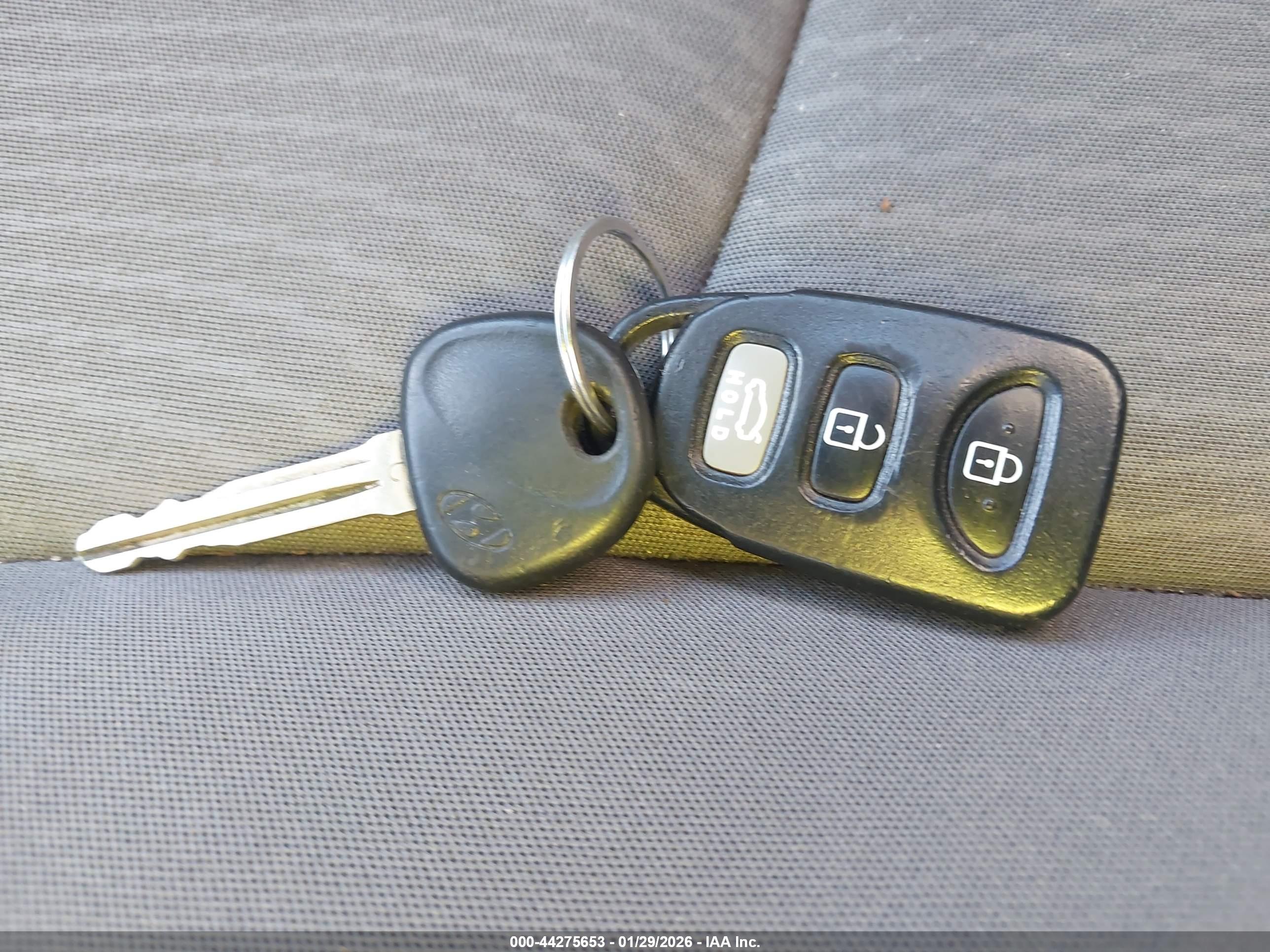 HYUNDAI ELANTRA image 11