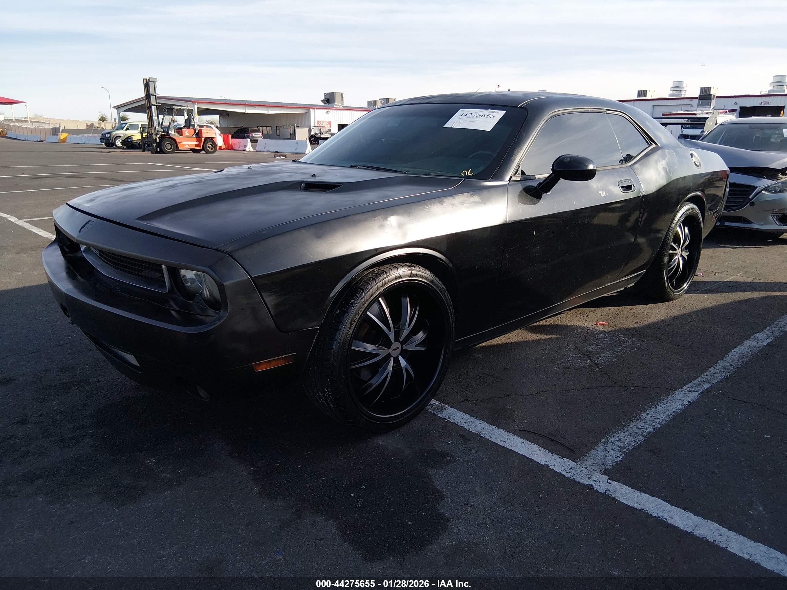 DODGE CHALLENGER image 2