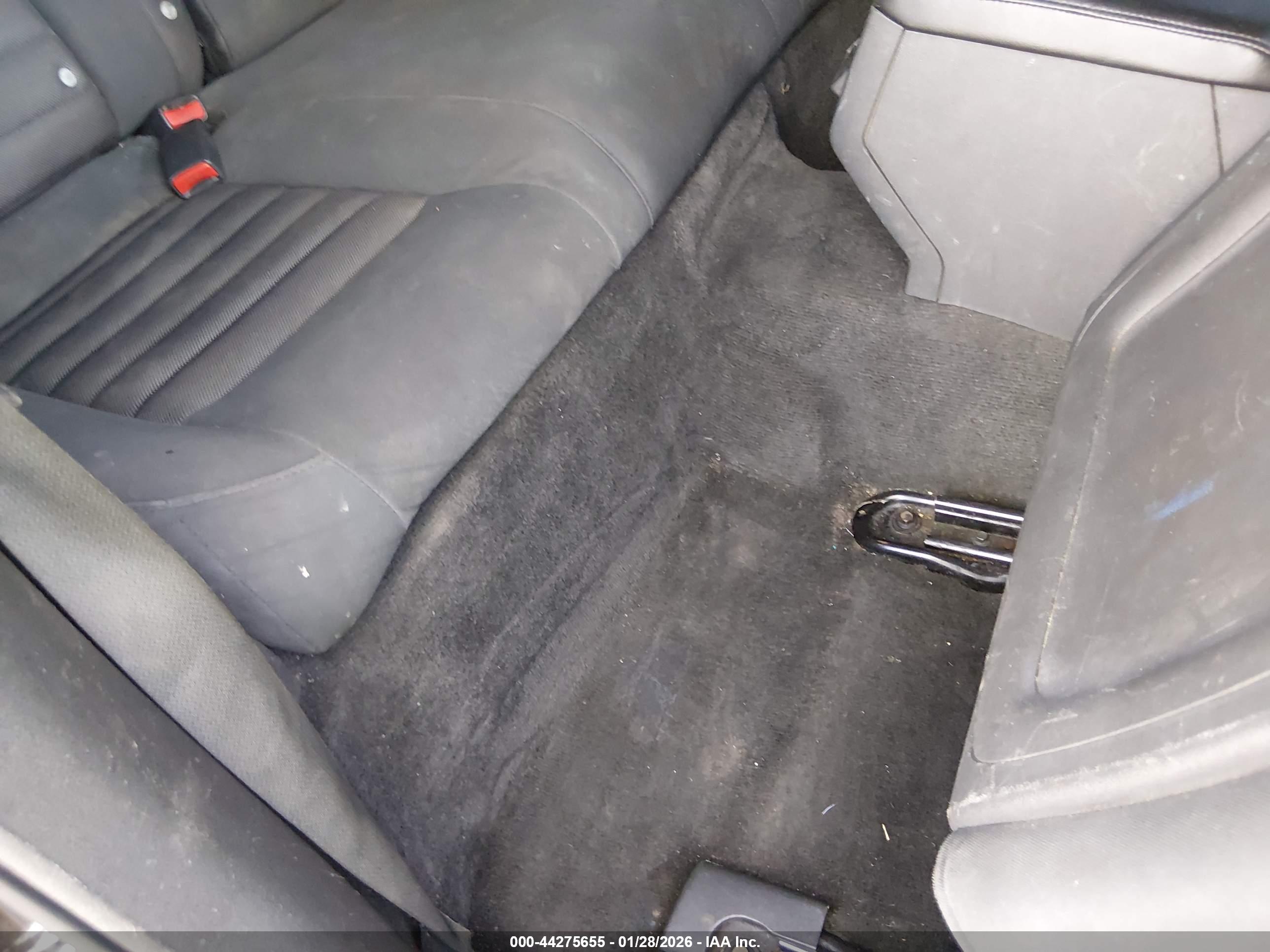 DODGE CHALLENGER image 8