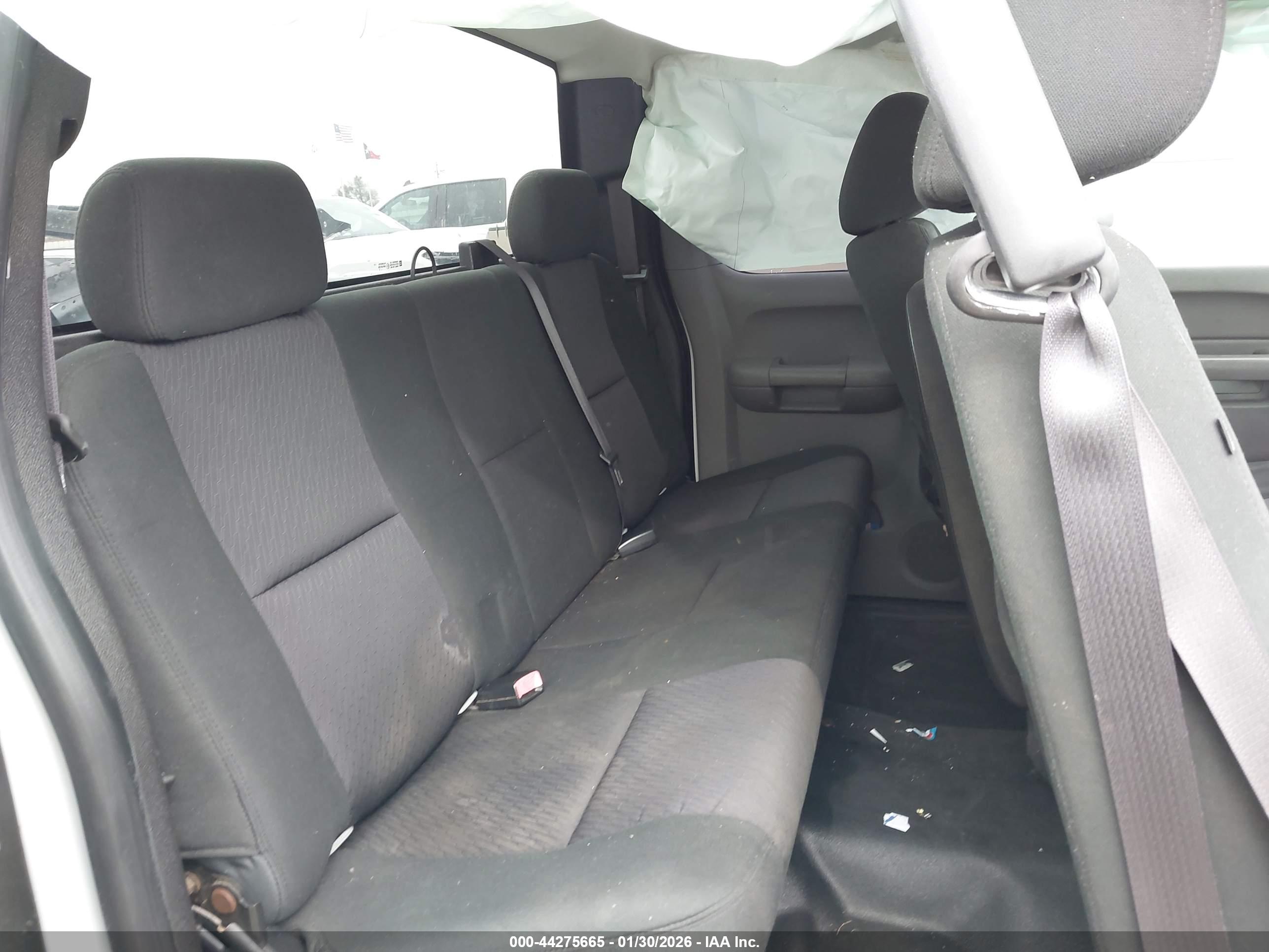 CHEVROLET SILVERADO image 8