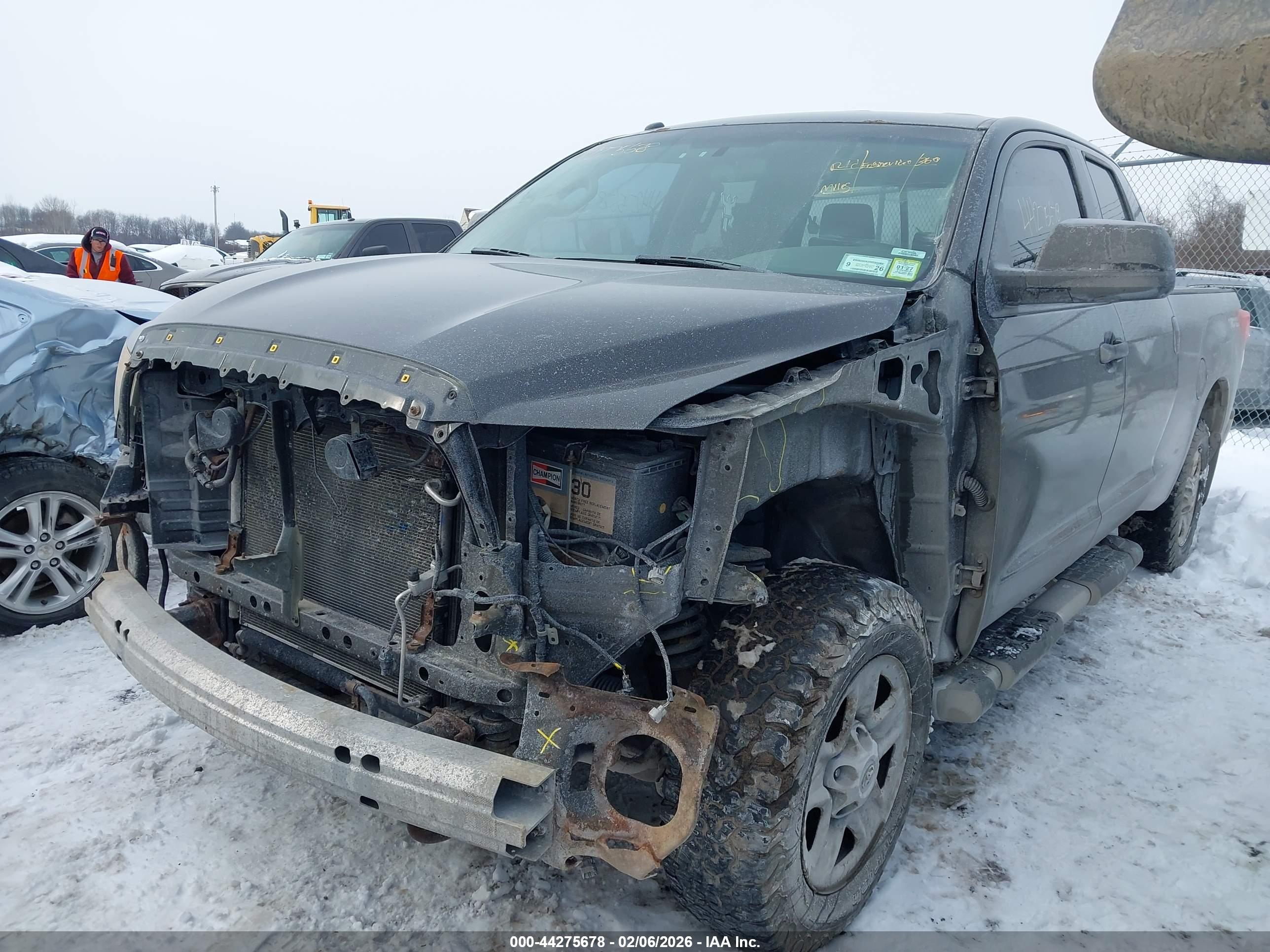 TOYOTA TUNDRA image 2