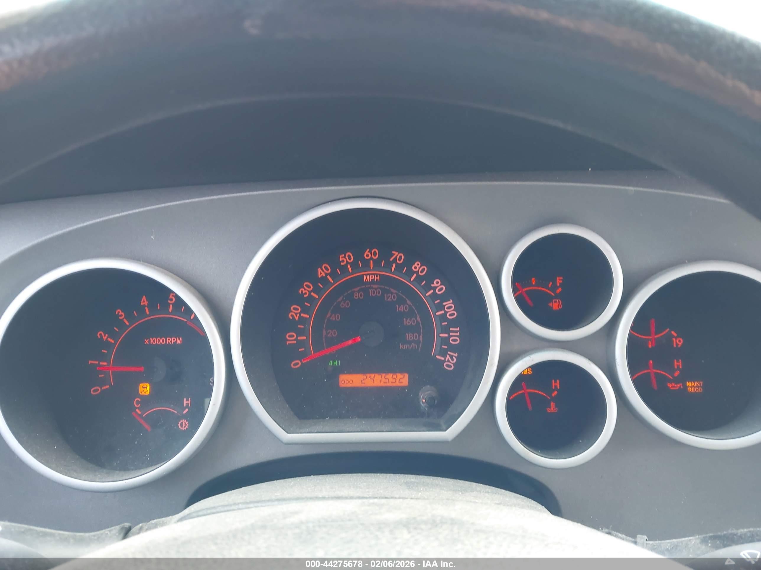 TOYOTA TUNDRA image 7
