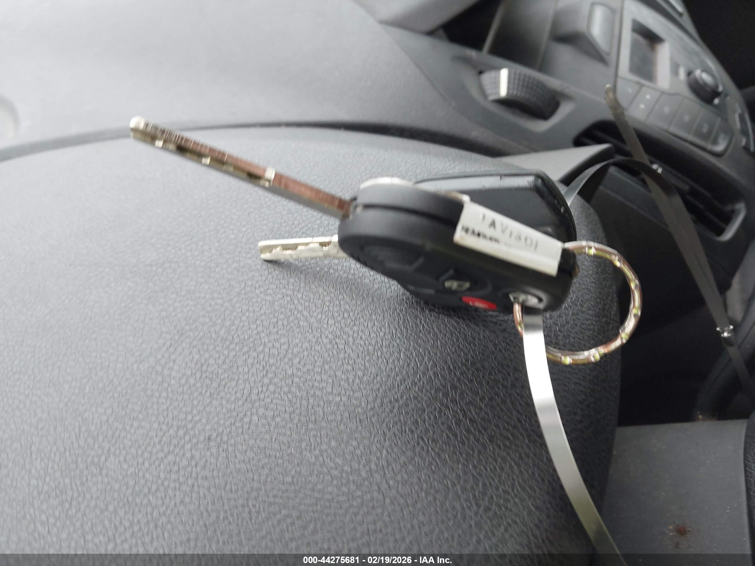 FORD TRANSIT image 11