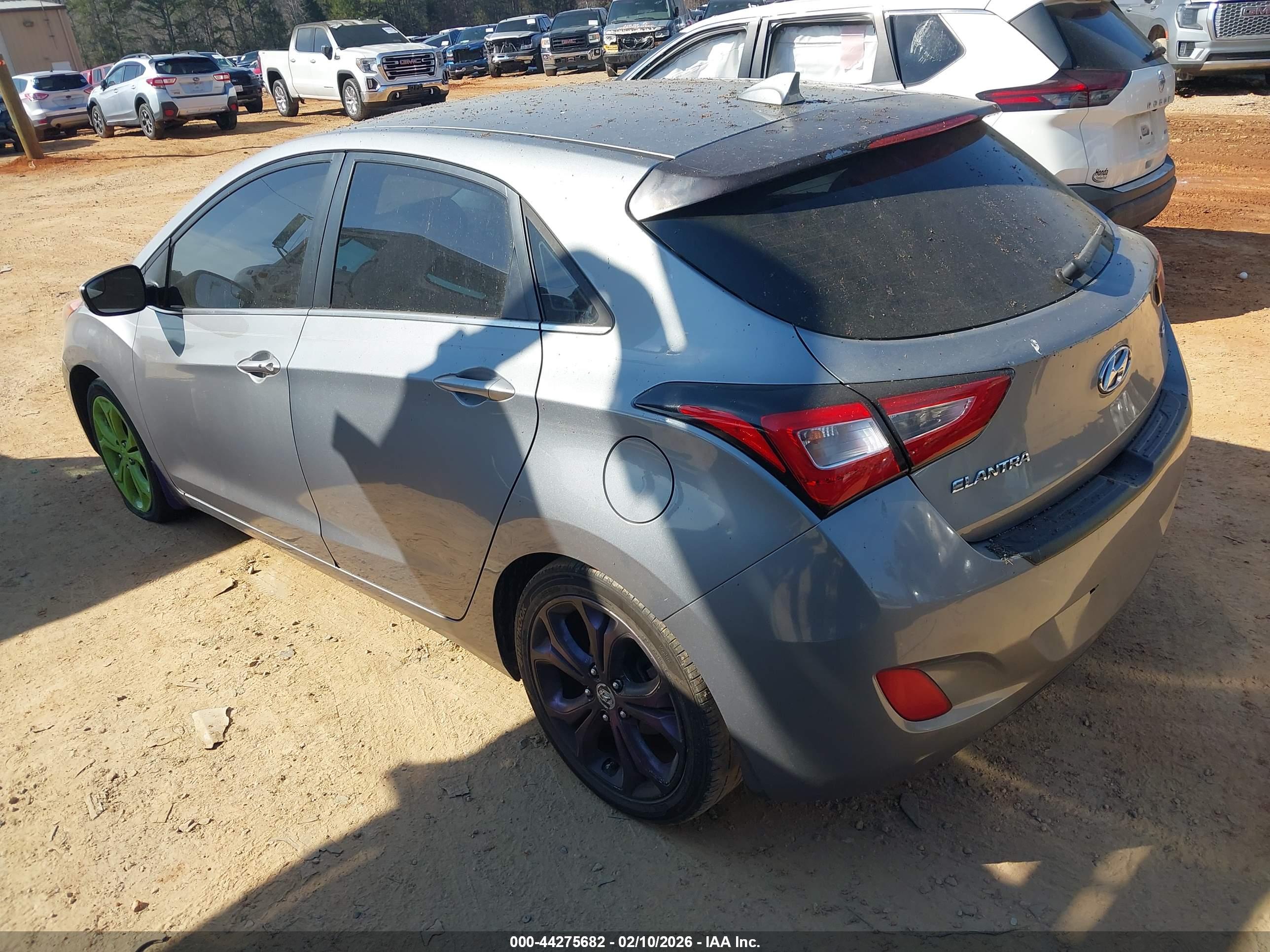 HYUNDAI ELANTRA image 3
