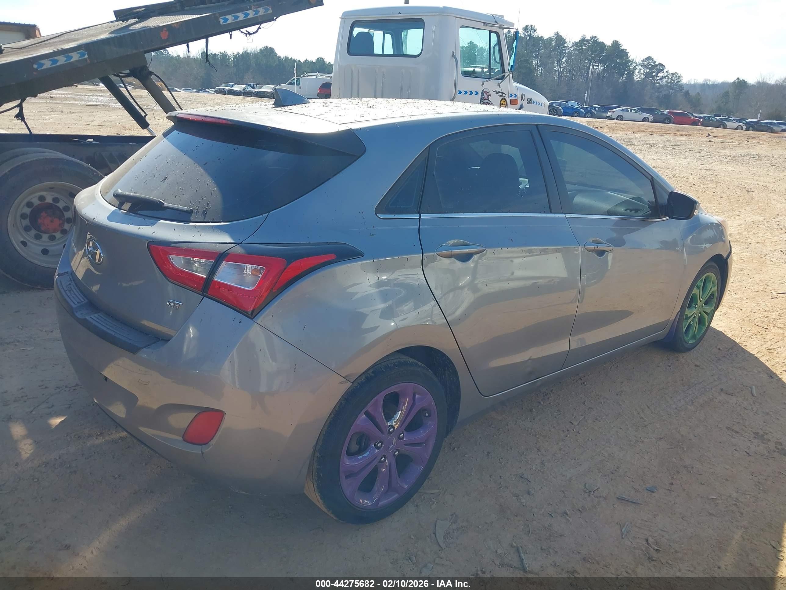 HYUNDAI ELANTRA image 4