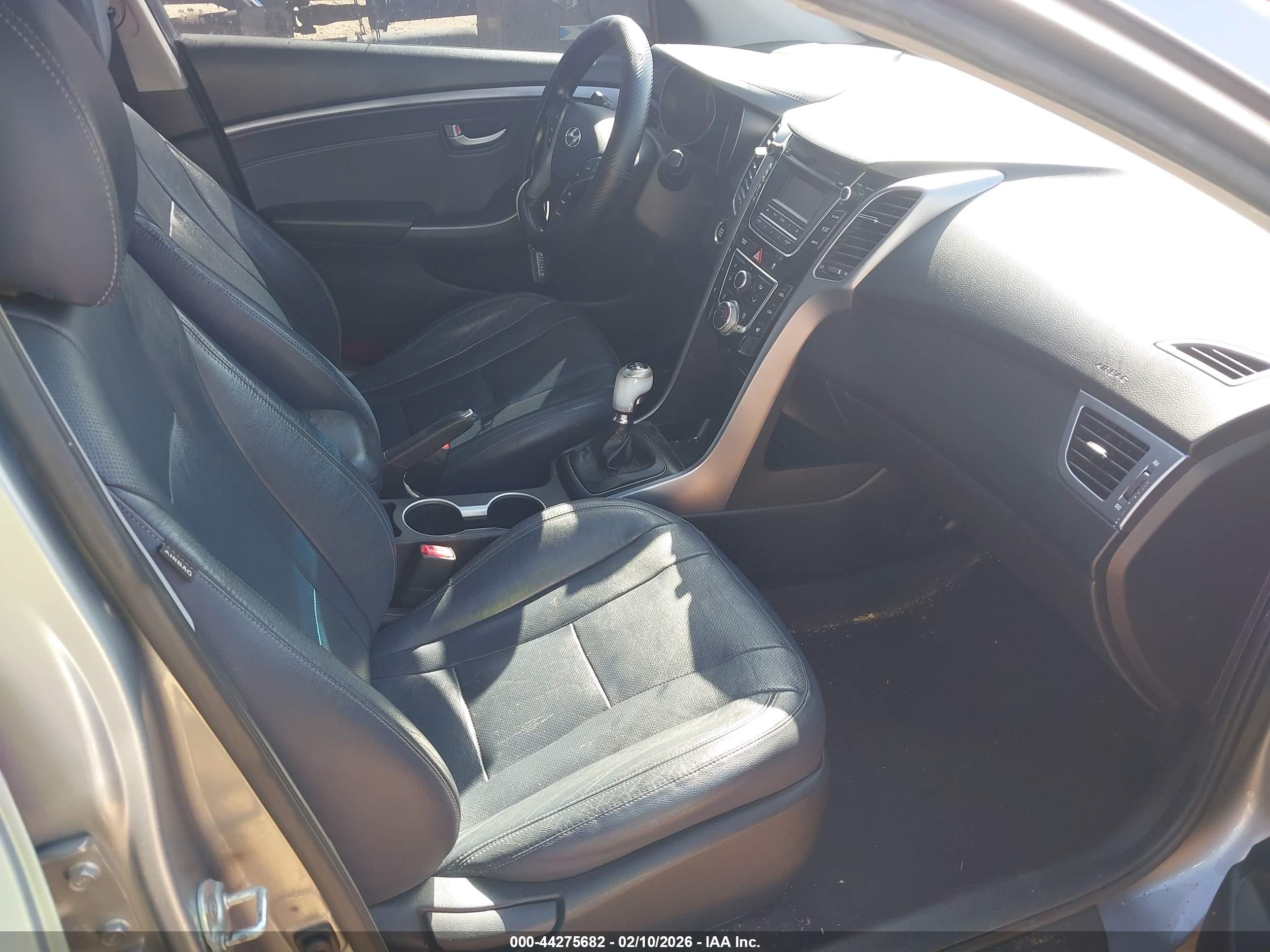 HYUNDAI ELANTRA image 5
