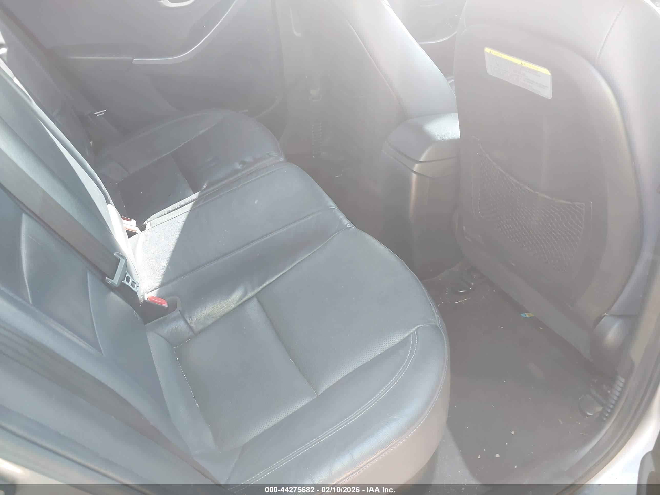 HYUNDAI ELANTRA image 8